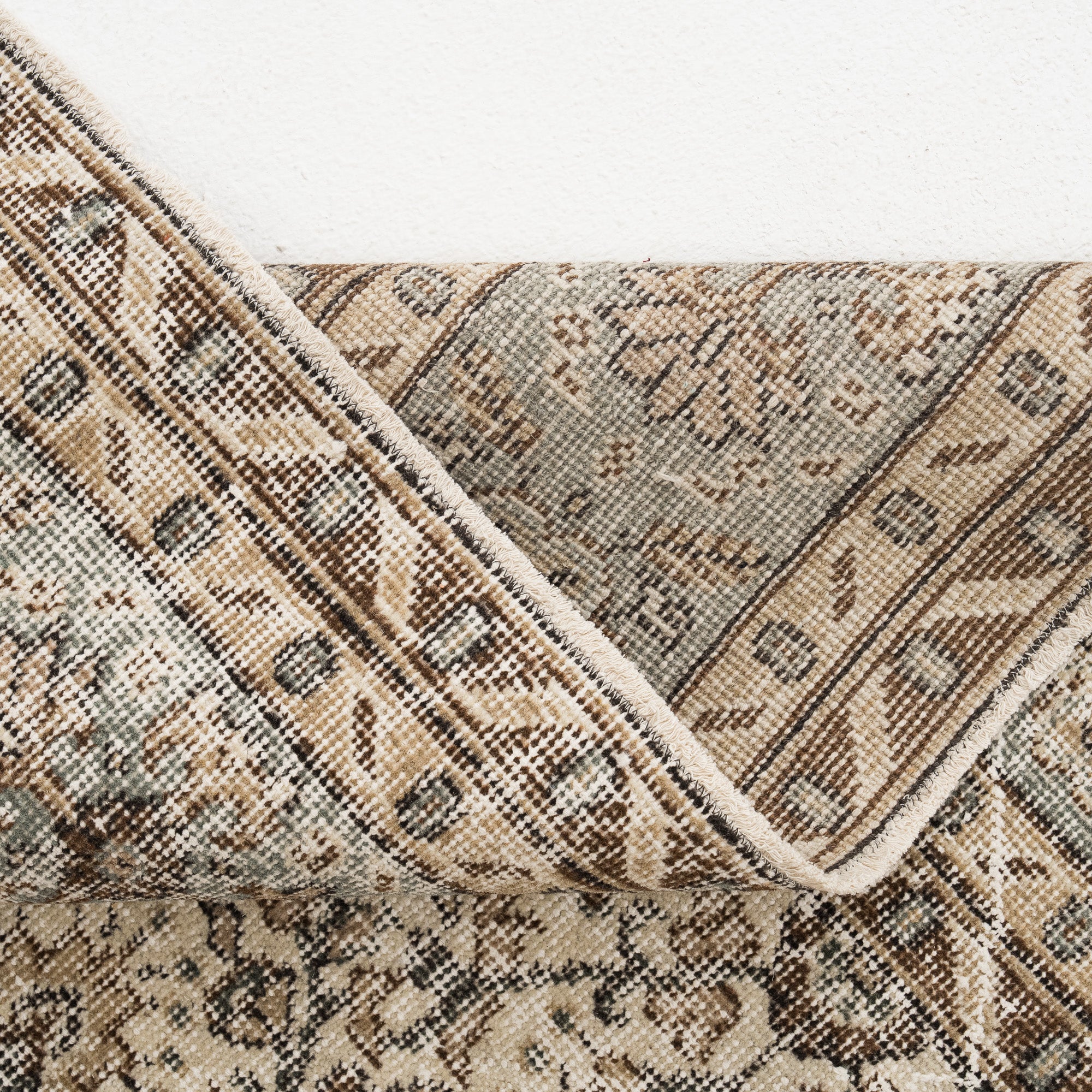 Mirelith - Vintage Turkish Area Rug
