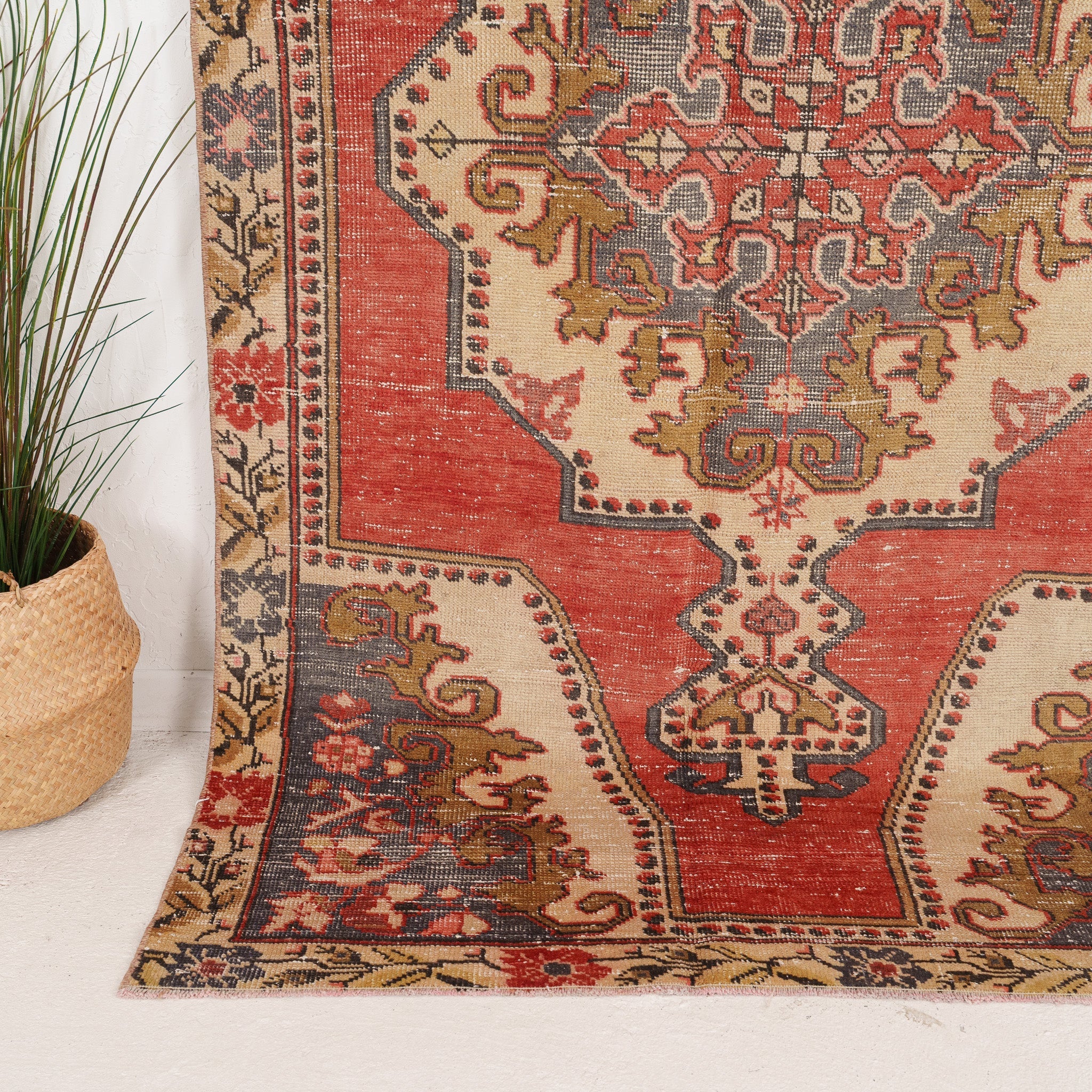 5' x 8' - Vintage Turkish Area Rug, Red - Acantha | Kuden Rugs