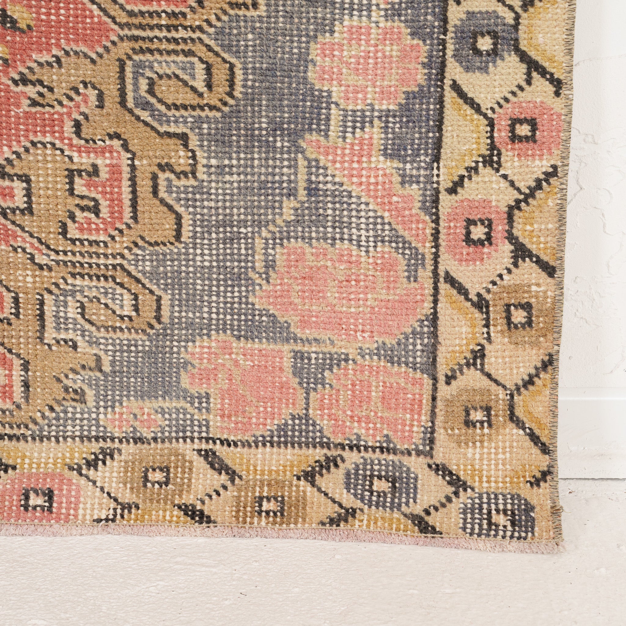 Medallion 4x7 Area Rug