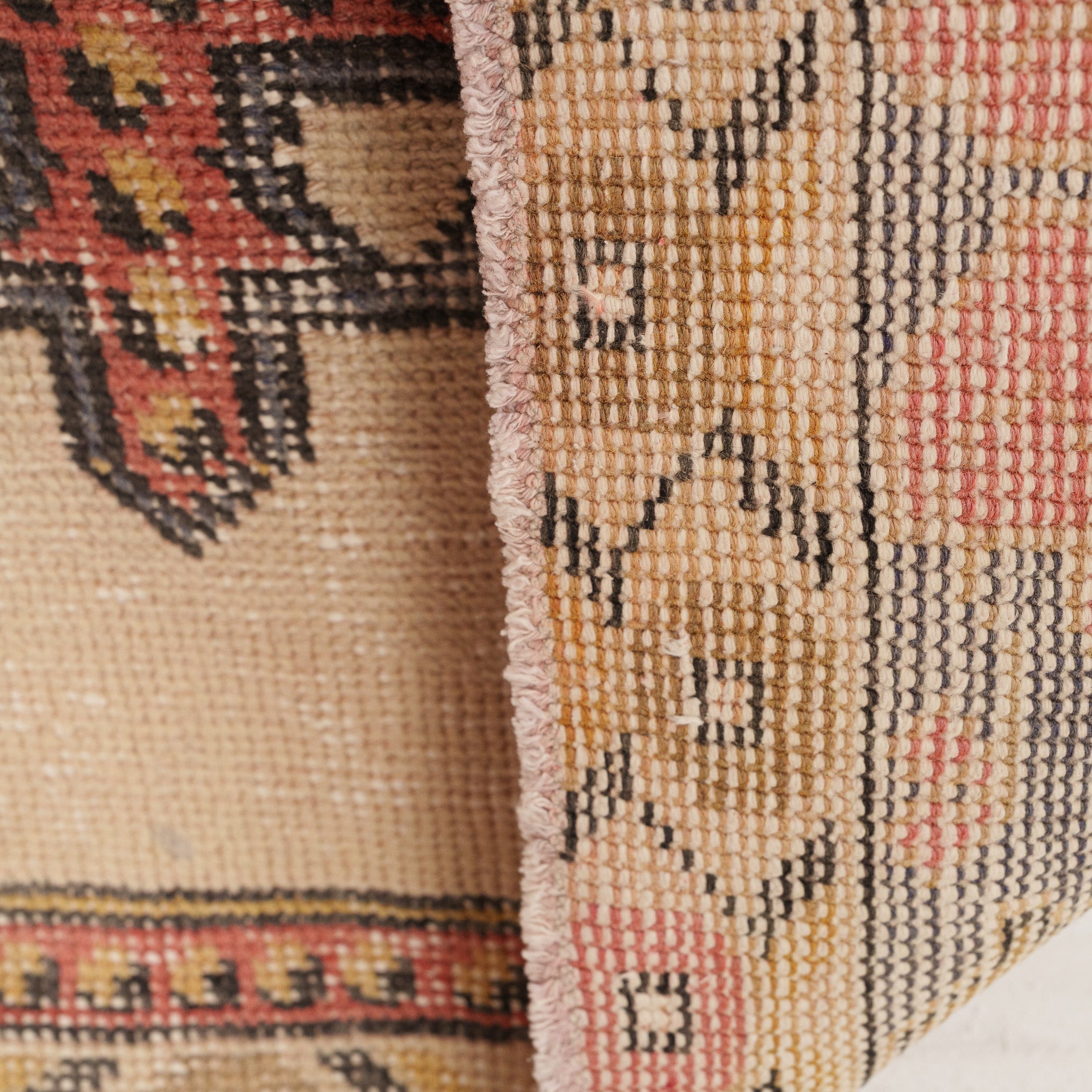 4x7 Beige Area Rug