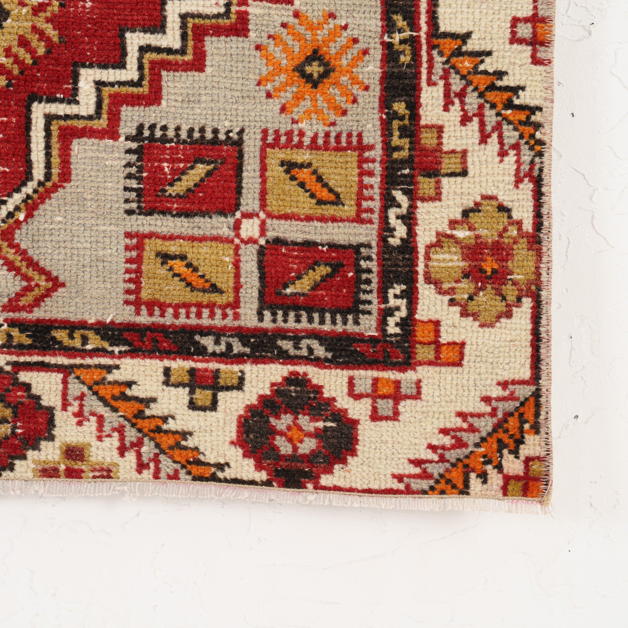 Medallion 2x5 Area Rug