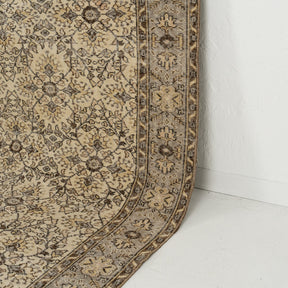 Classic area rug in 6x10 dimensions, crafted in turkish