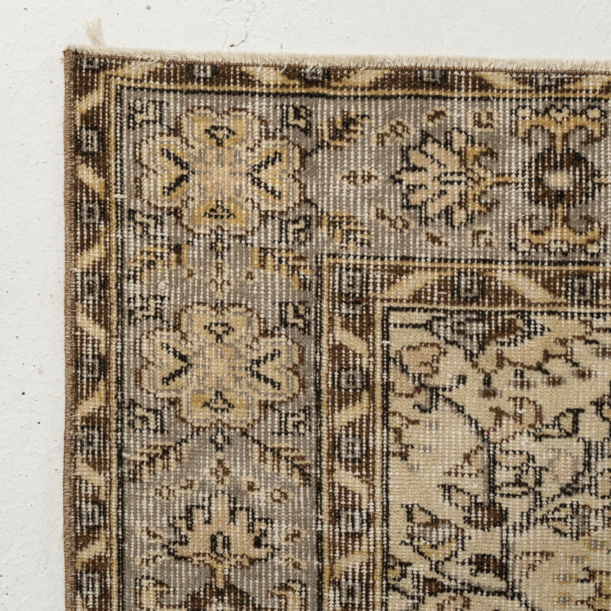 Syrena - Dining Room Rug, Authentic Oriental Design