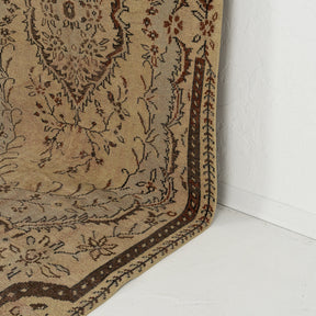 Classic area rug in 6x9 dimensions, crafted in turkish