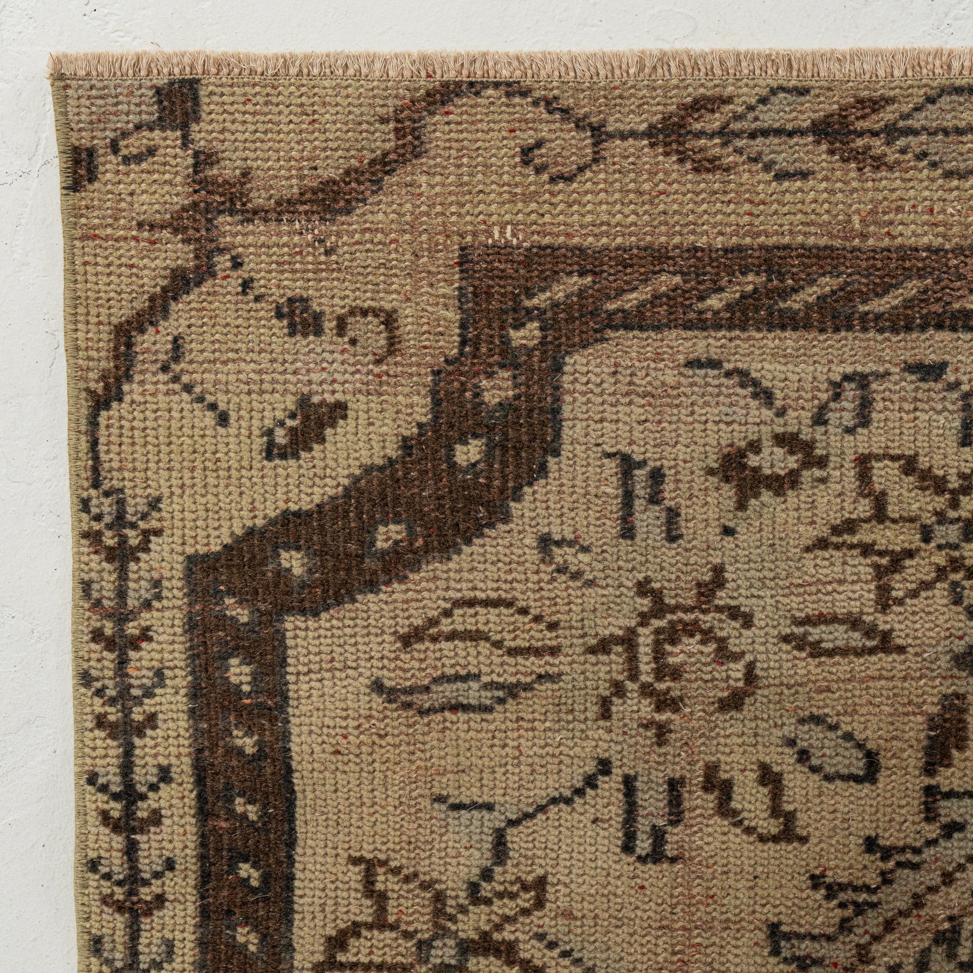 Erielle - Dining Room Rug, Authentic Oriental Design
