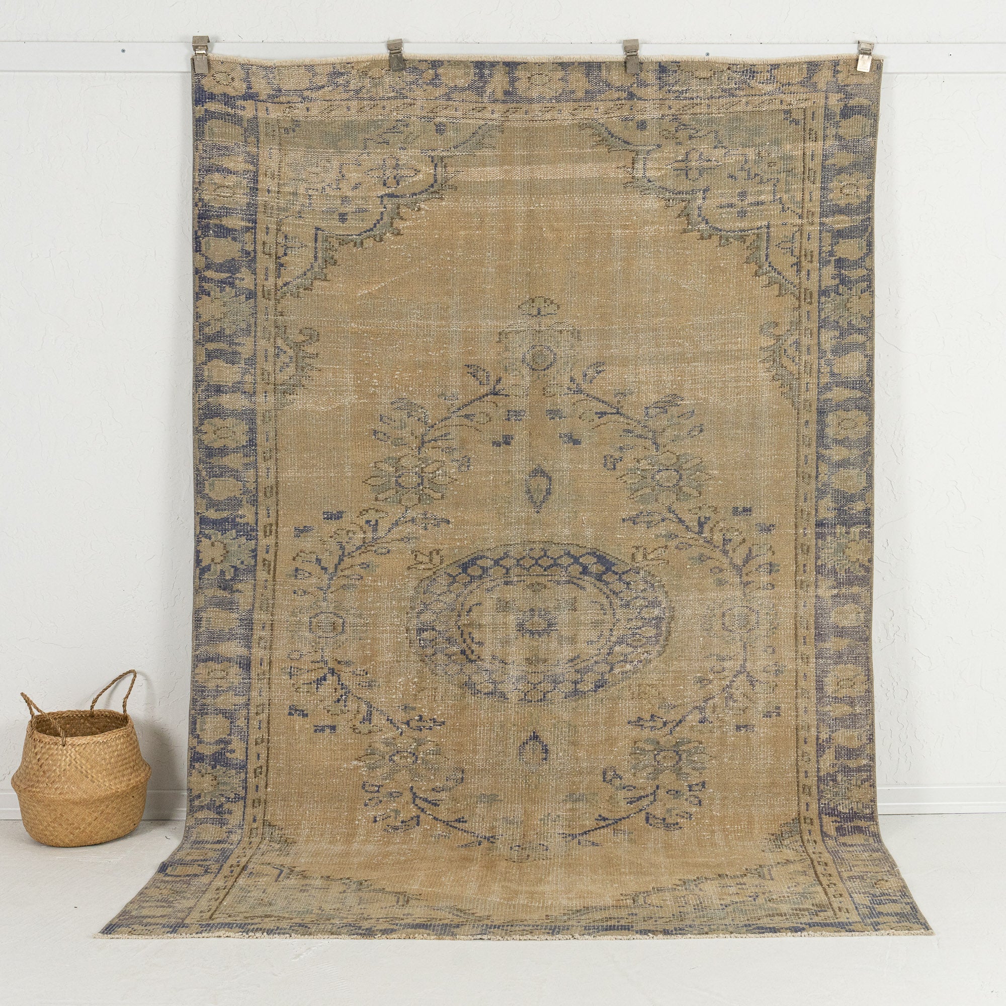 Emeris - Oriental Vintage Rug, Collector's Edition