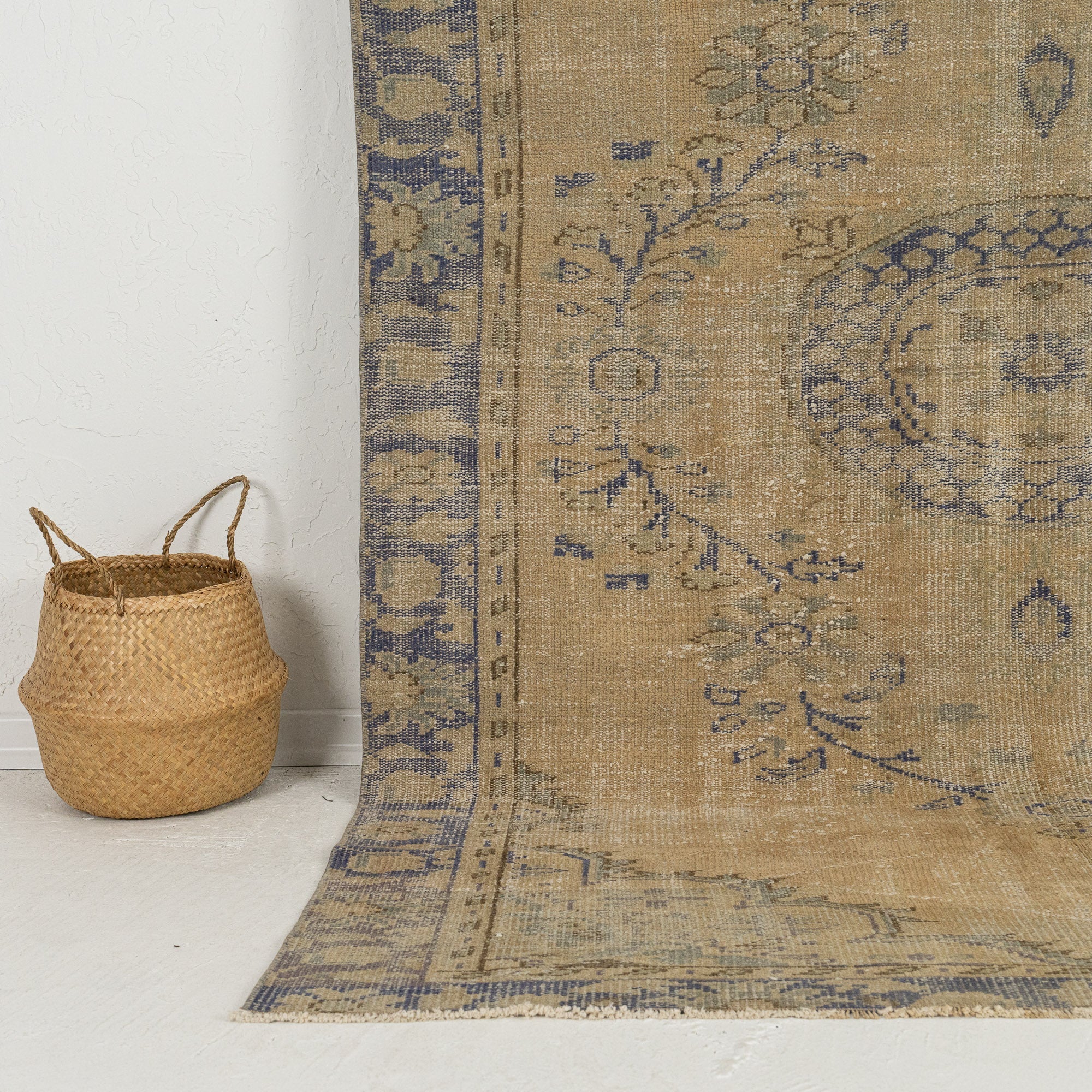 Emeris - Handmade Turkish Rug, Rich in Tradition