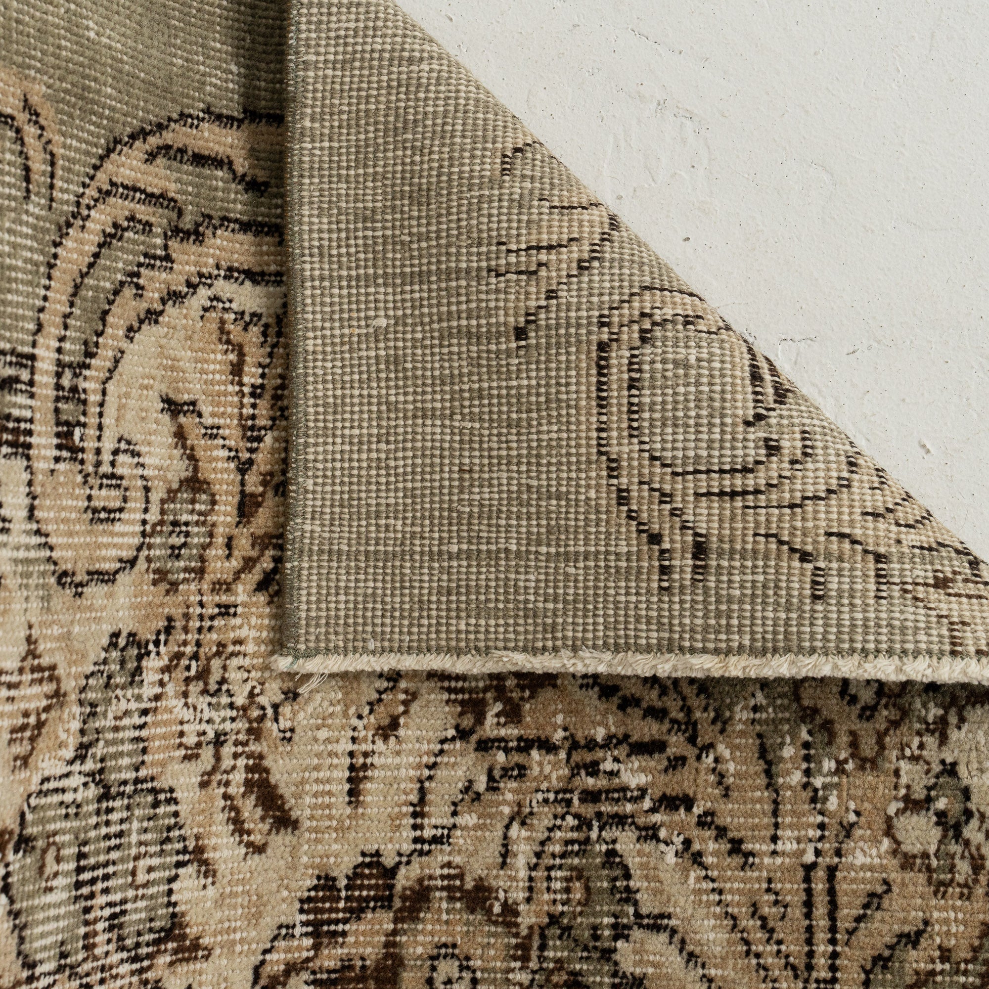 Solenne - Persian Rug, Handcrafted & Timeless