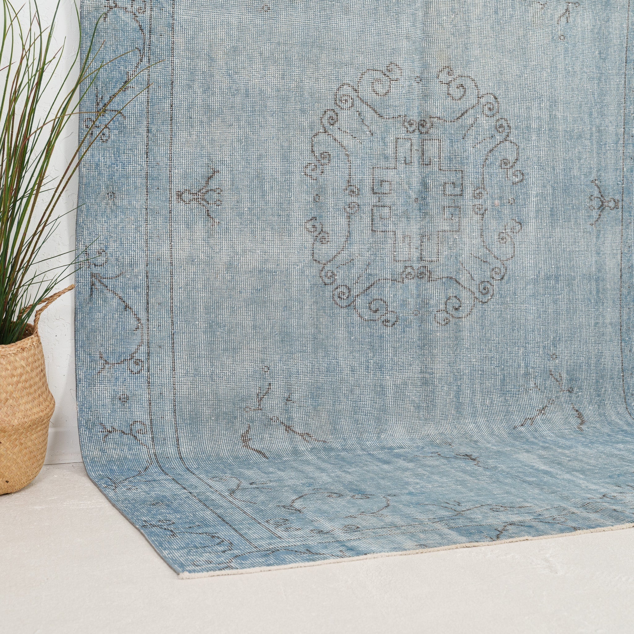 5' x 9' - Vintage Turkish Area Rug, Black - Alievina | Kuden Rugs