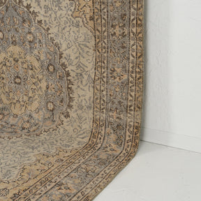 Classic area rug in 6x10 dimensions, crafted in turkish