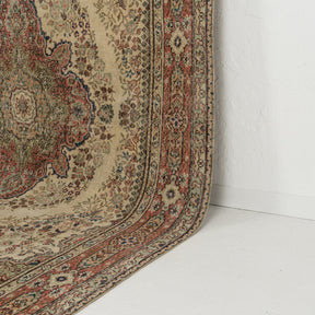 Classic area rug in 7x10 dimensions, crafted in turkish