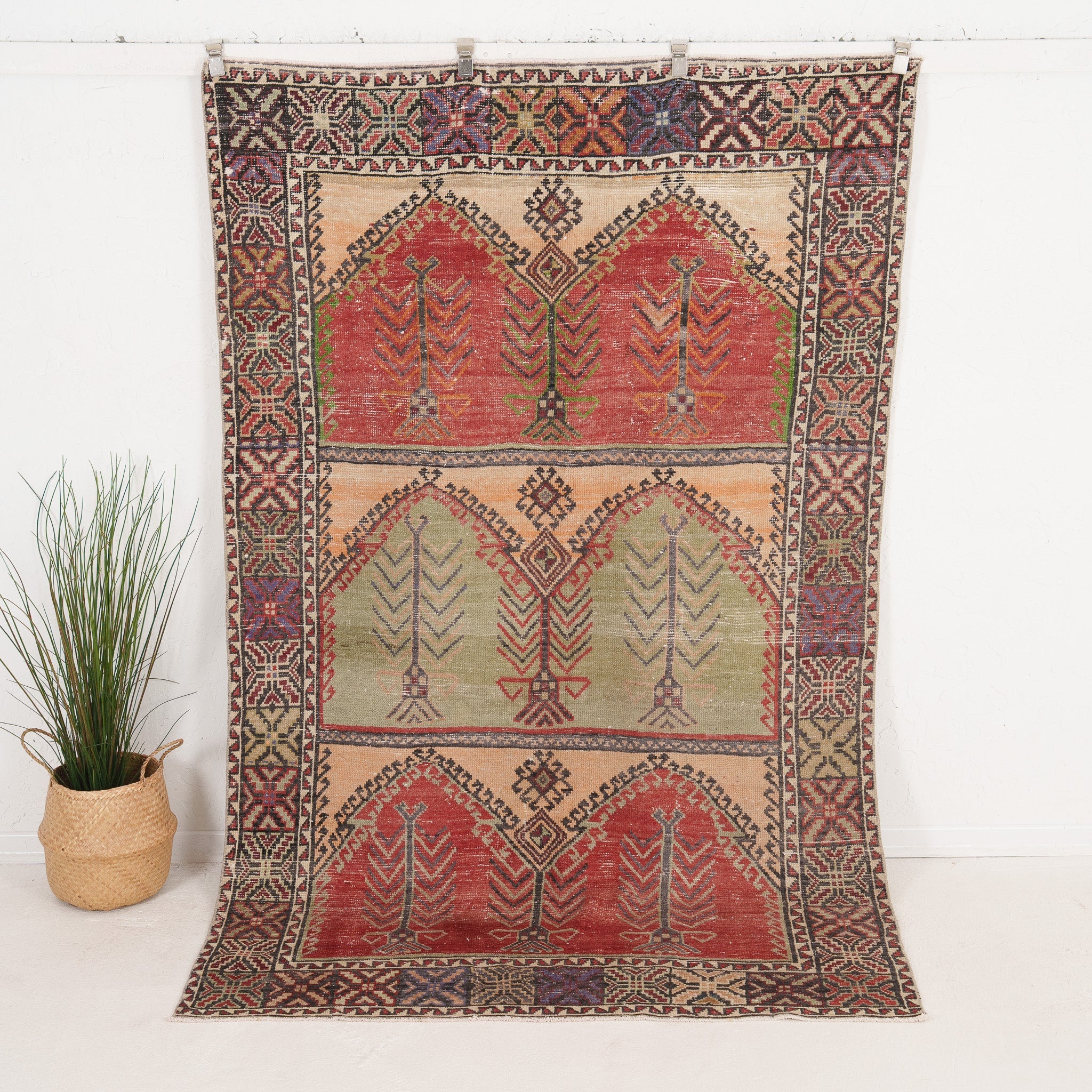 Agunia - Vintage Turkish Area Rug