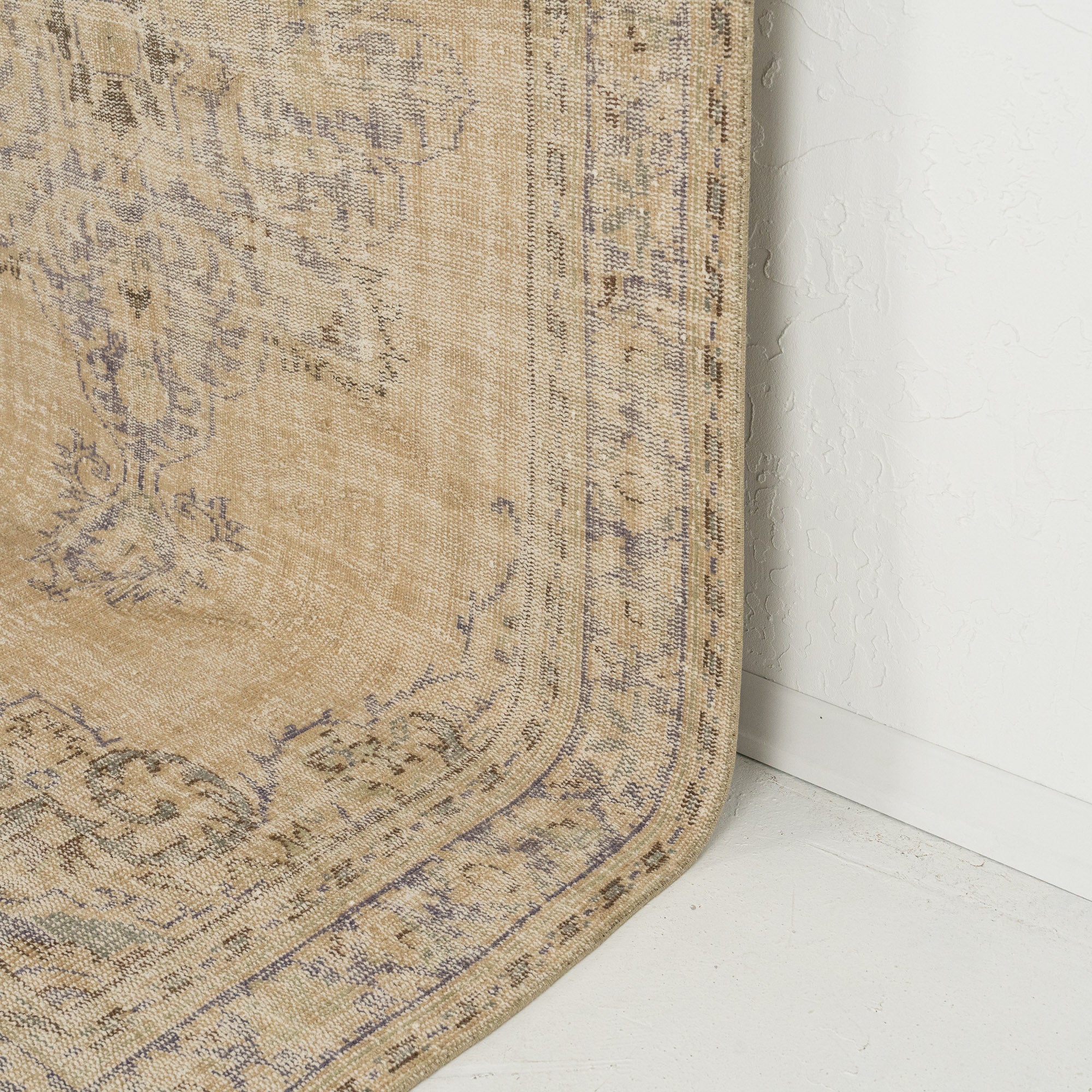 Olivette - Turkish Rug, Vintage Charm for Modern Spaces