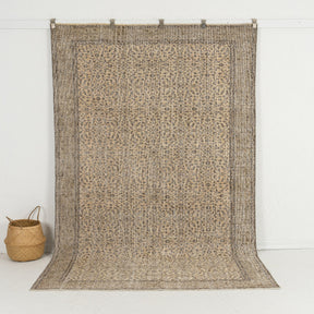 beige vintage 6x9 area rug - perfect for the living room, bedroom, dining room