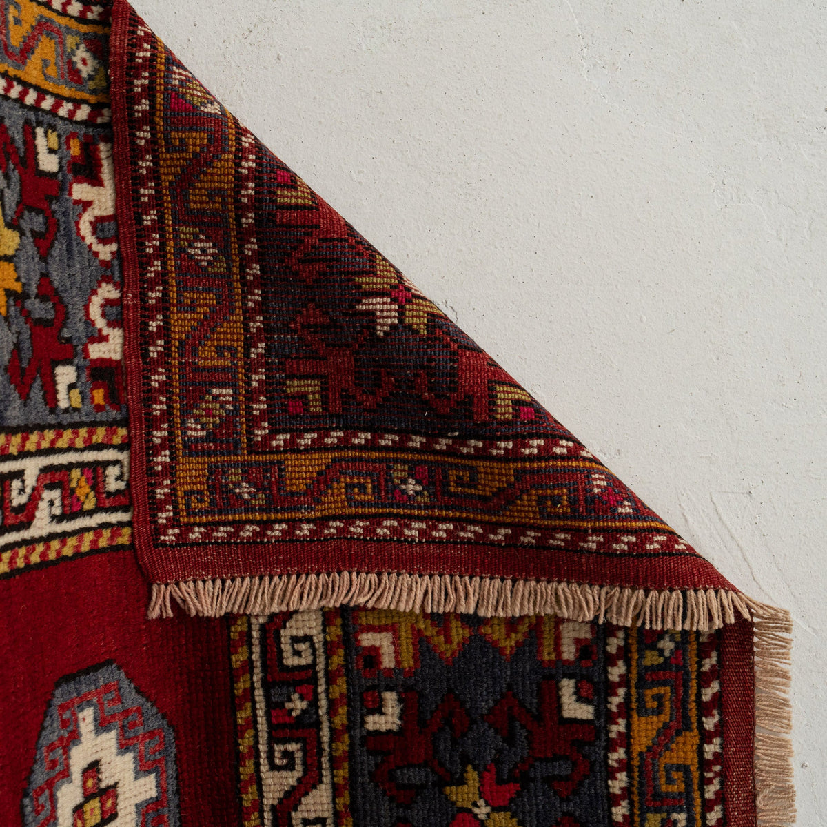 6x8 area rug with beautiful red hues, from turkish