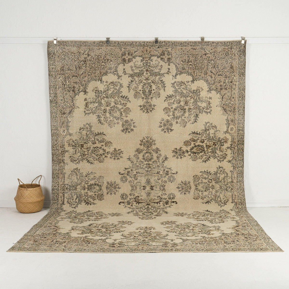 beige vintage 8x11 area rug - perfect for the living room, dining room, bedroom, office