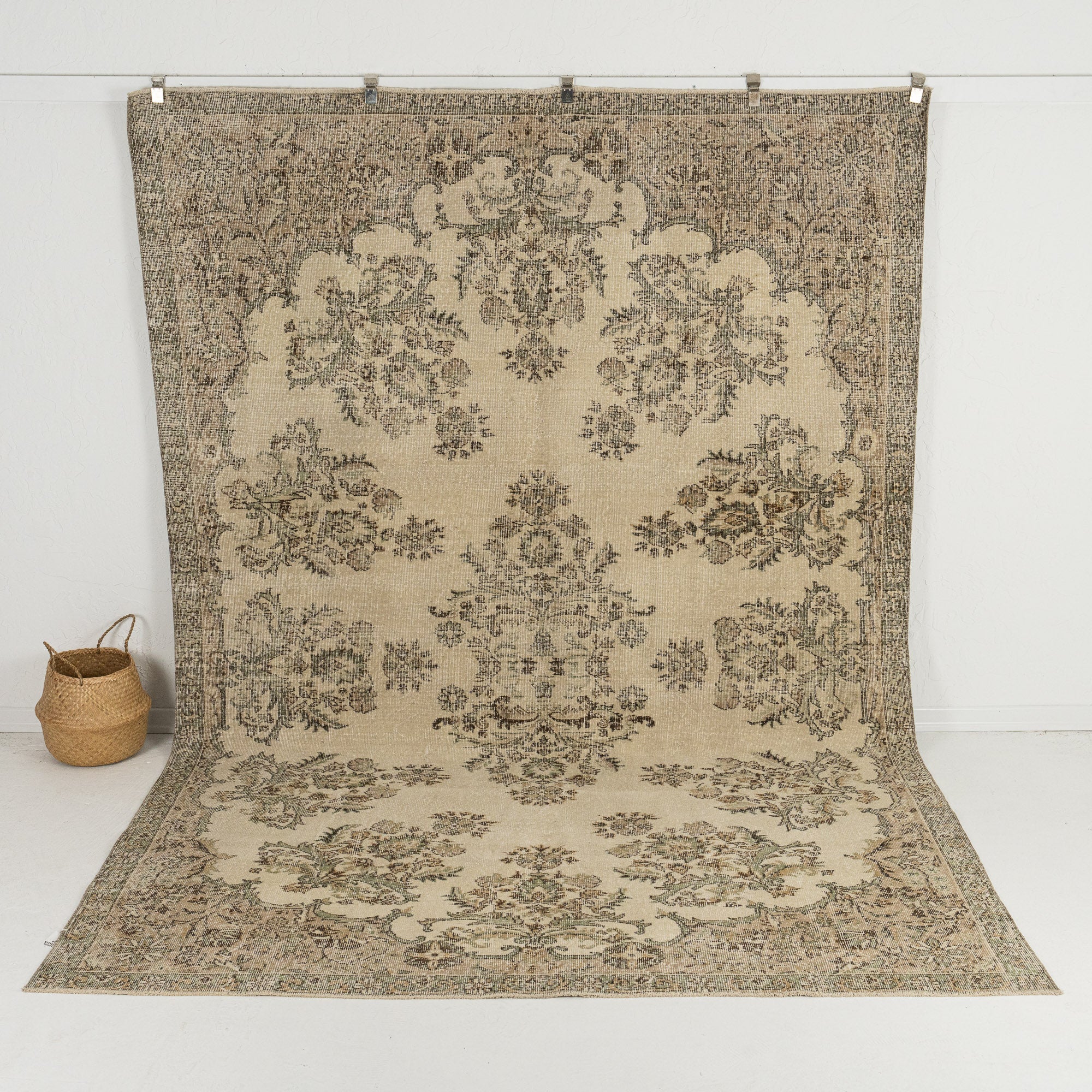 Sorina - Oriental Rug, Exquisite Antique Design