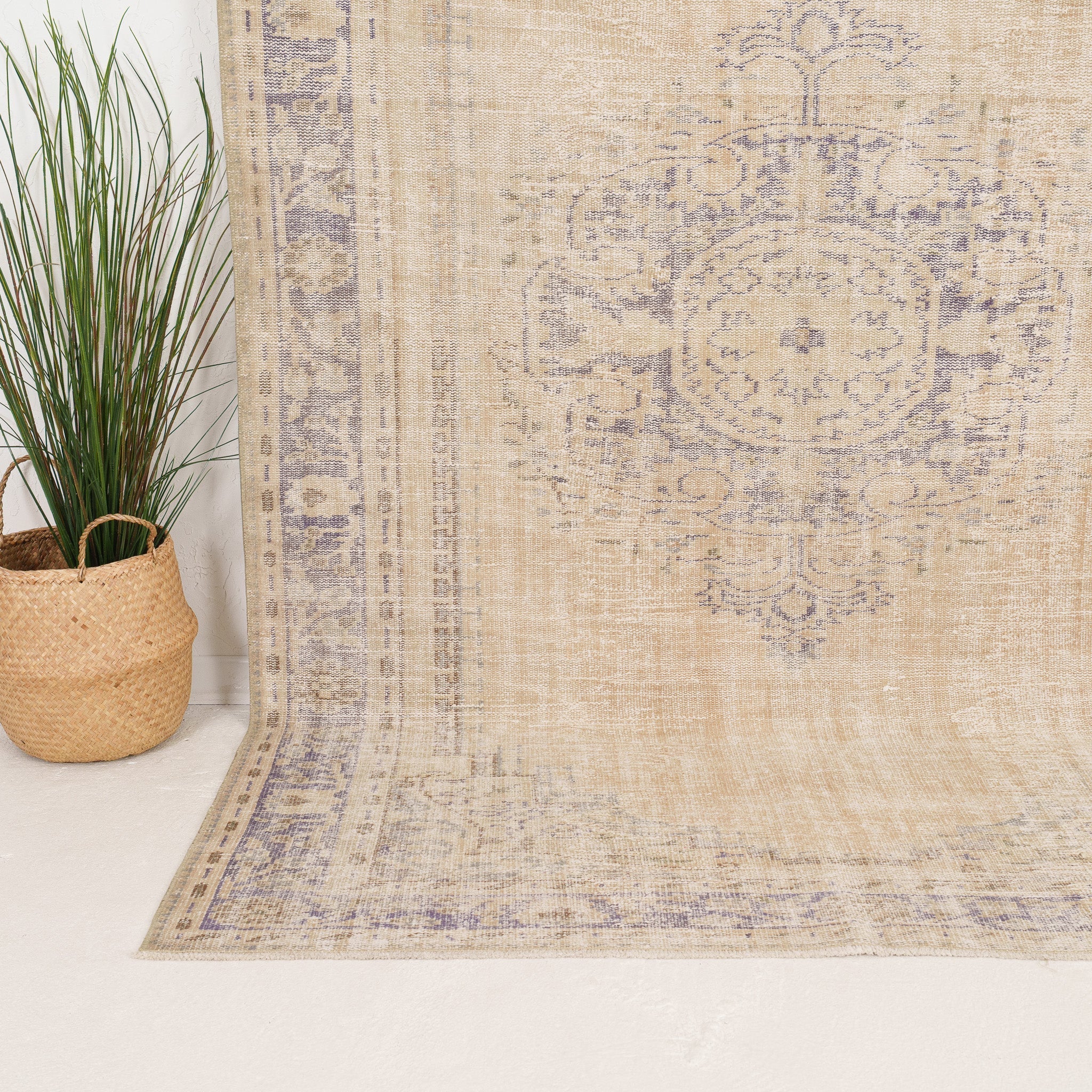 ラグ vintage turkish rug, 045 Vintage Turkish Rug with Warm Camel Field and Floral Vine Design