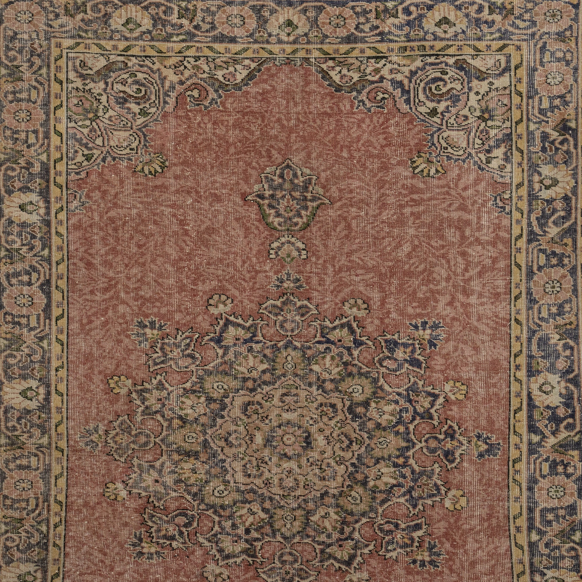 Fiora - Turkish Rug, Authentic and Vintage