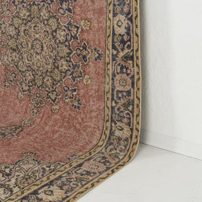 Classic area rug in 6x9 dimensions, crafted in turkish