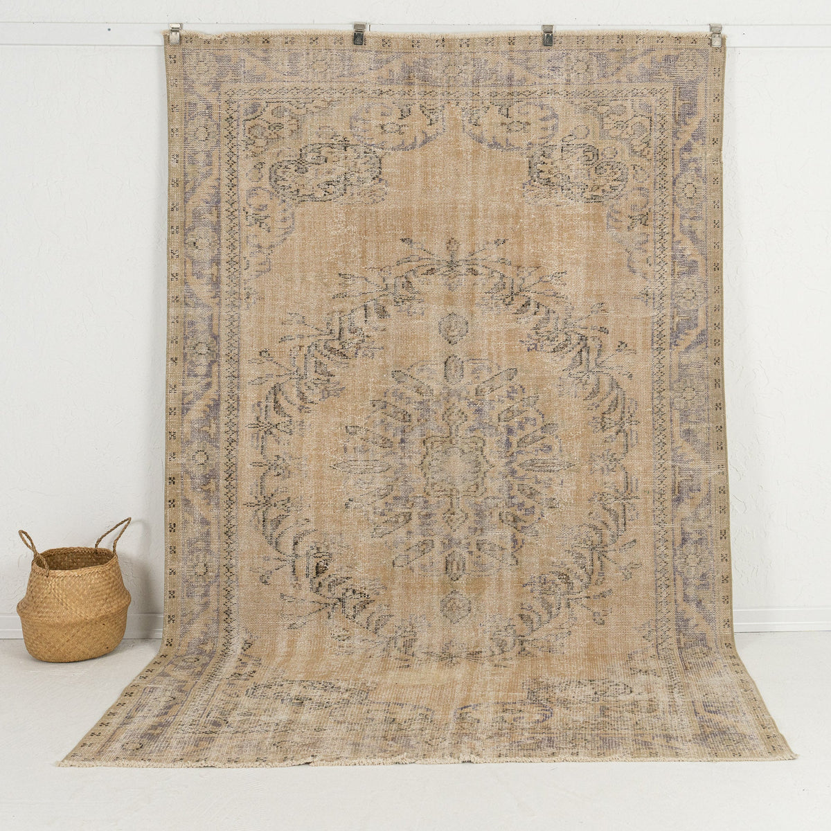 beige vintage 6x9 area rug - perfect for the living room, bedroom, dining room