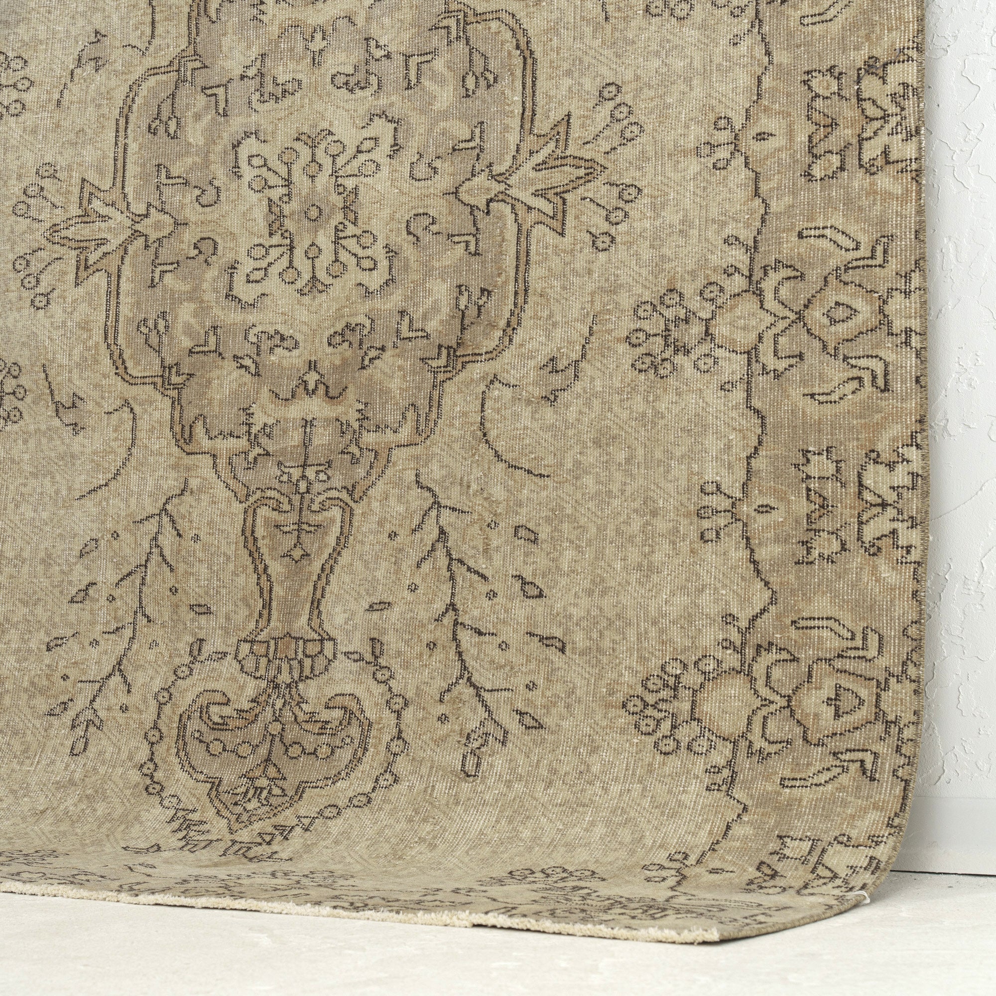 Briallen - Persian Rug, Handcrafted & Timeless