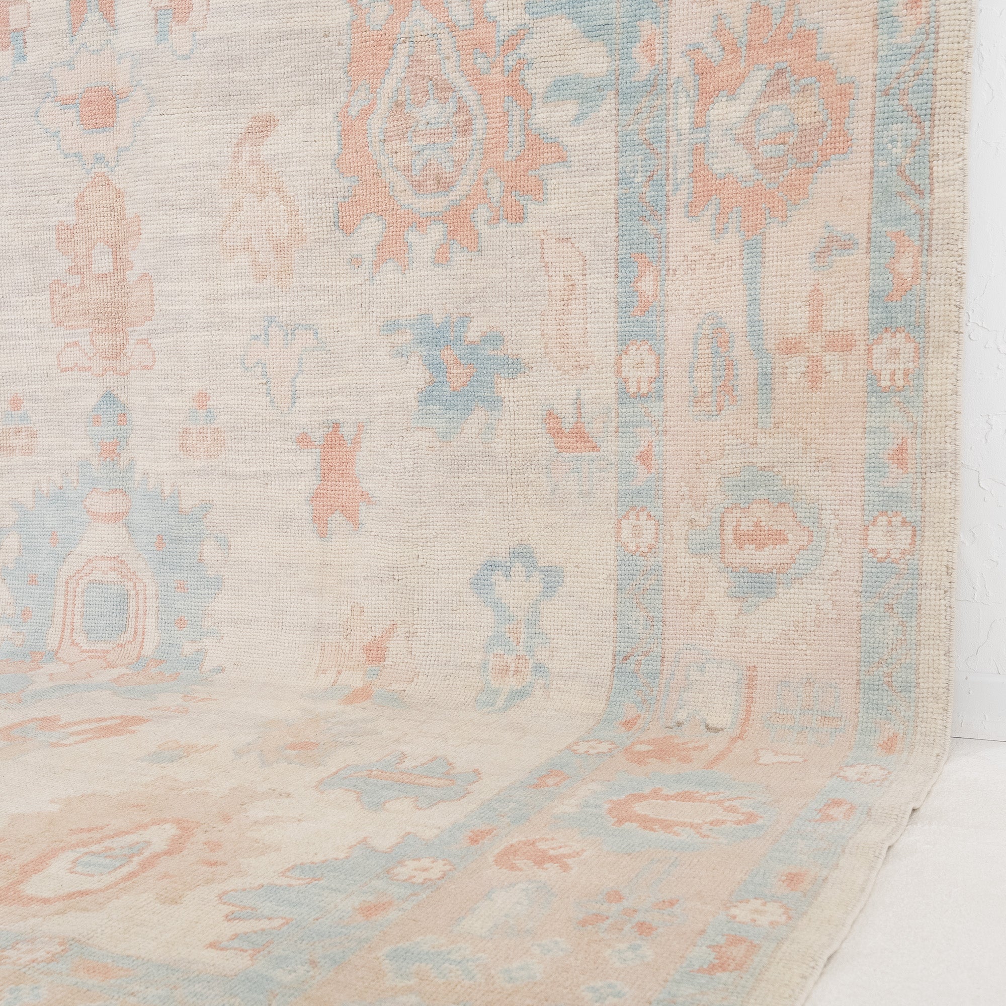 Elarivelle - Vintage Turkish Area Rug