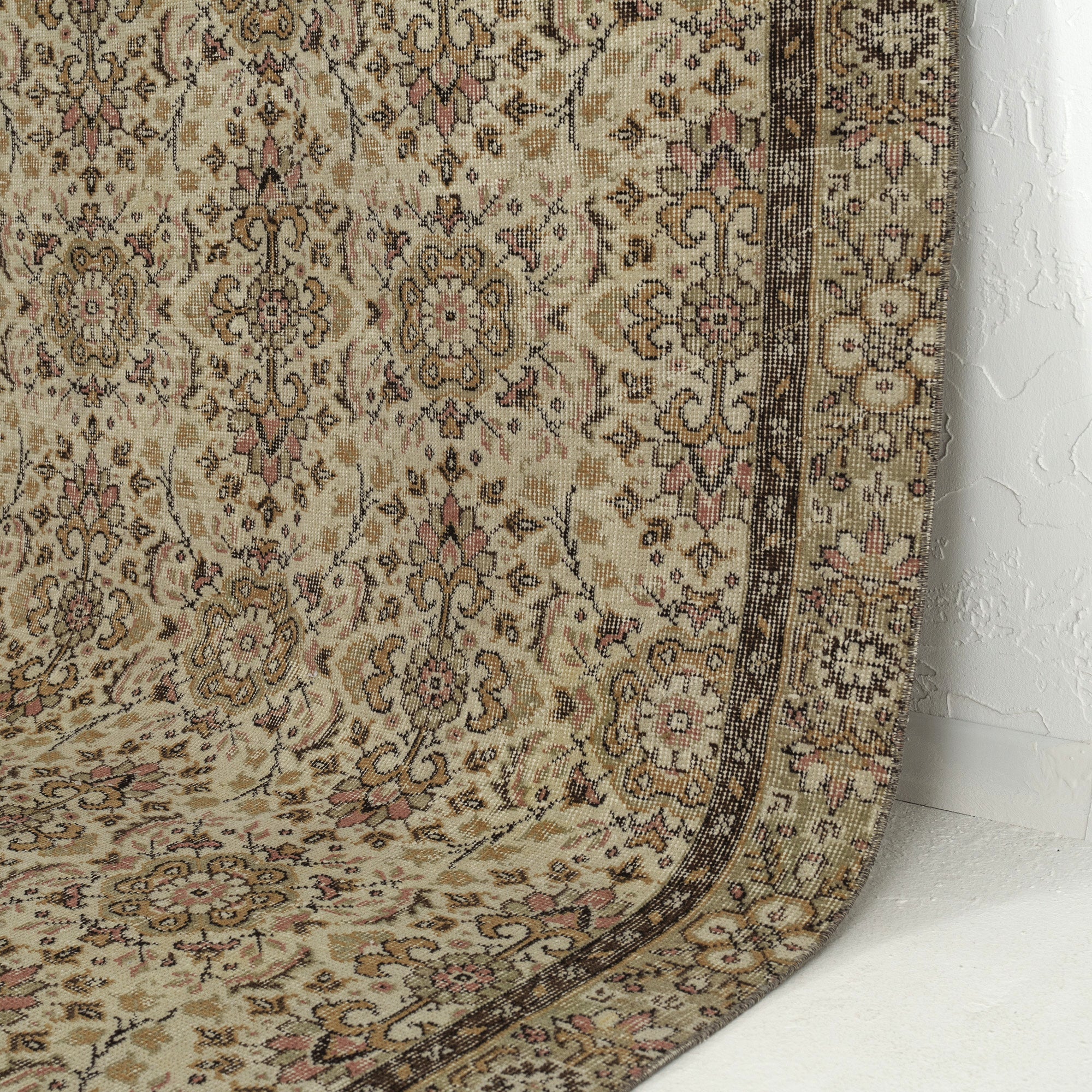 Venira - Oriental Vintage Rug, Collector's Edition