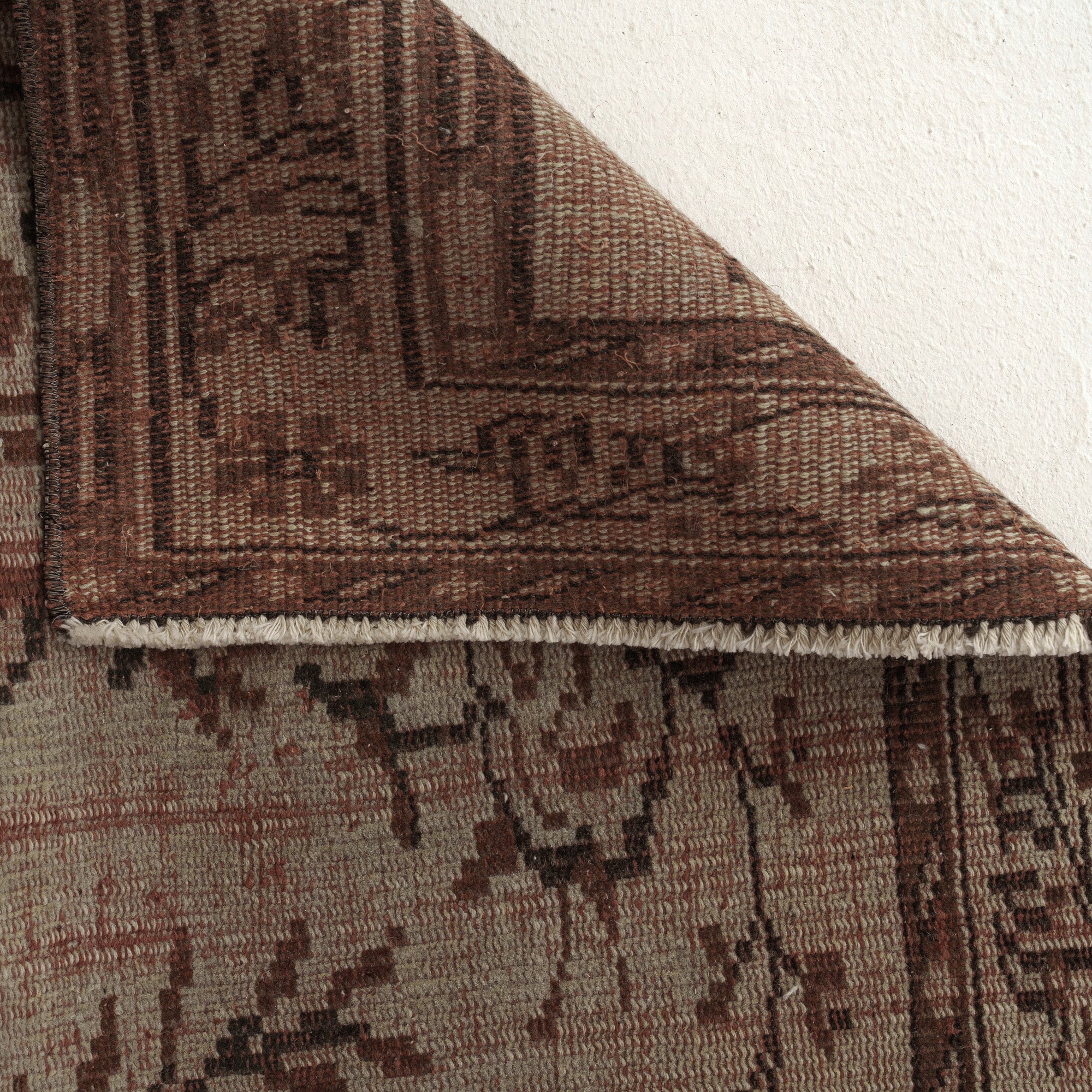 Tirena - Dining Room Rug, Classic Artisan Crafted