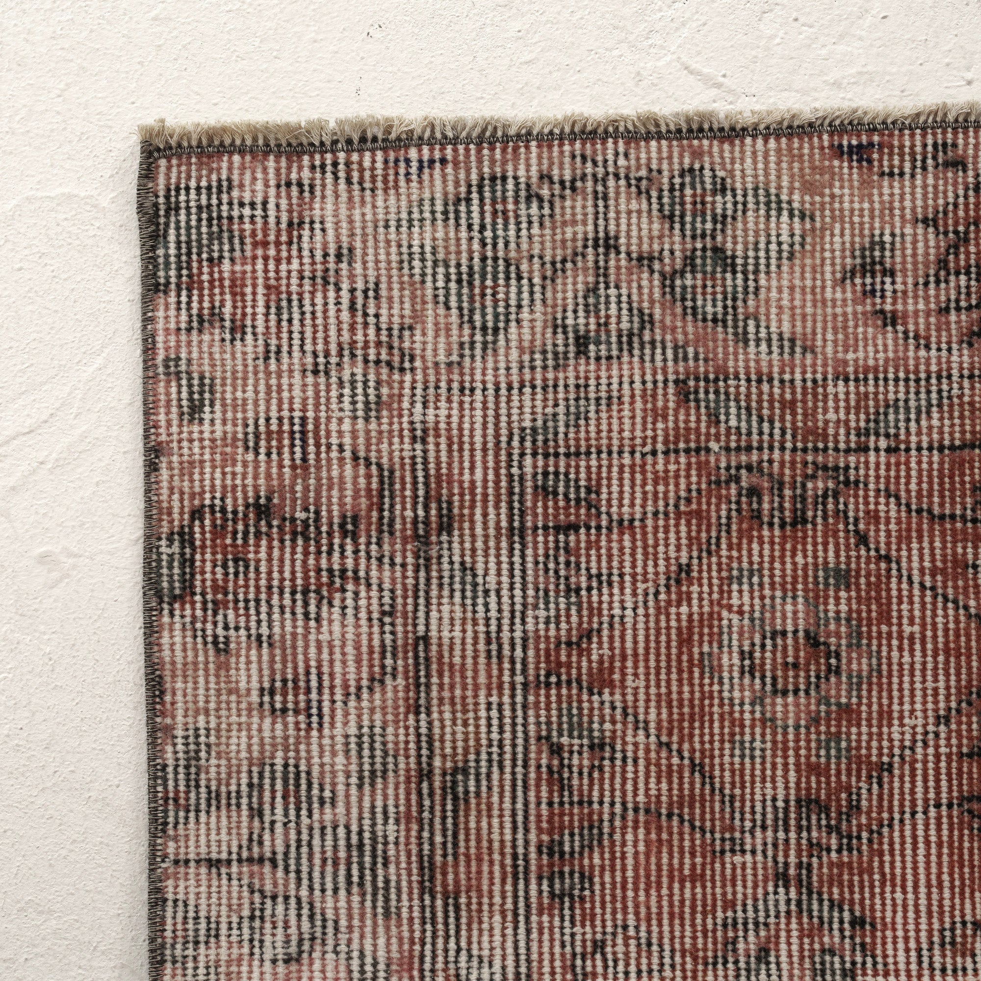Classic area rug in 4x8 dimensions, crafted in turkish