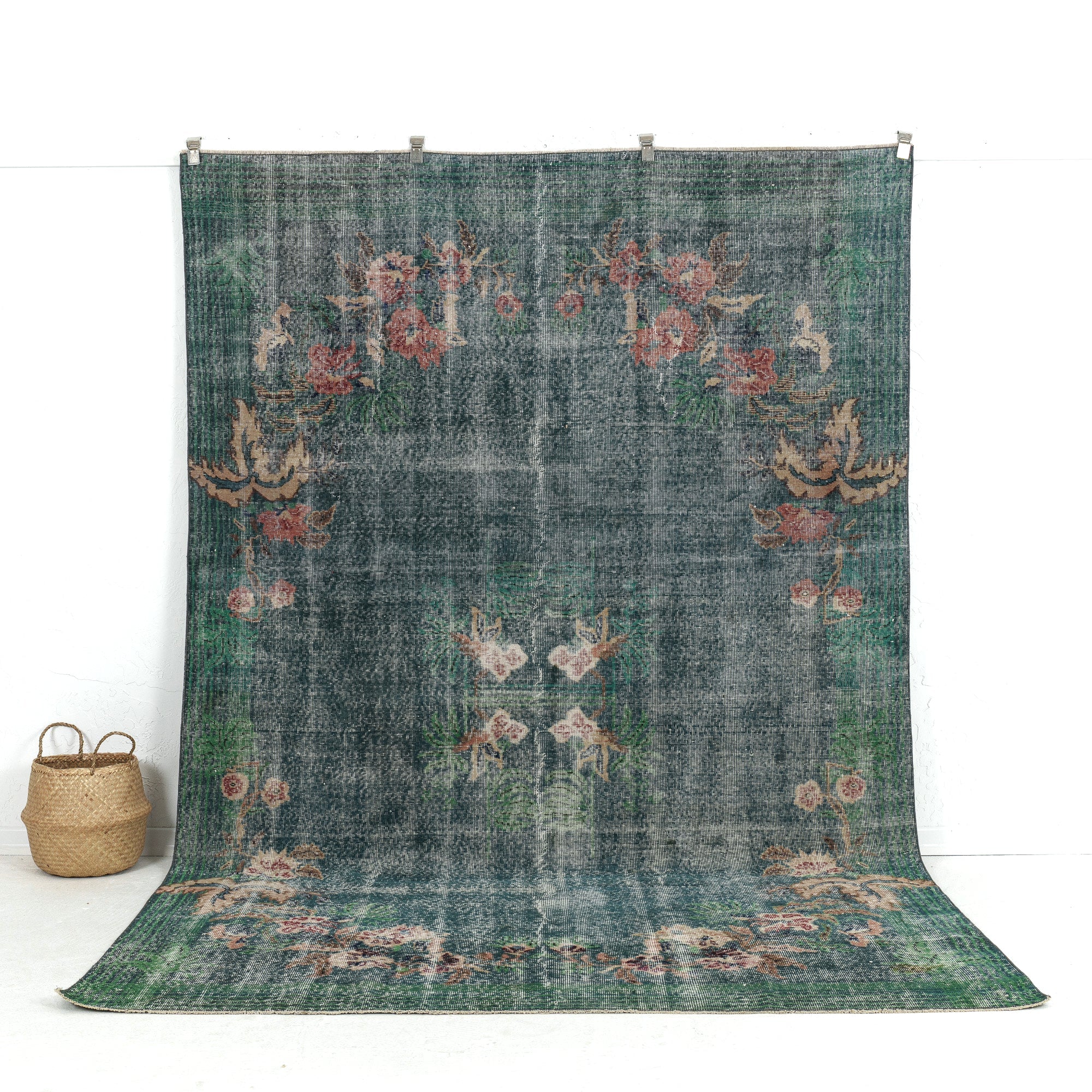 green vintage 7x10 area rug - perfect for the living room, bedroom, entryway, office, kitchen & dining