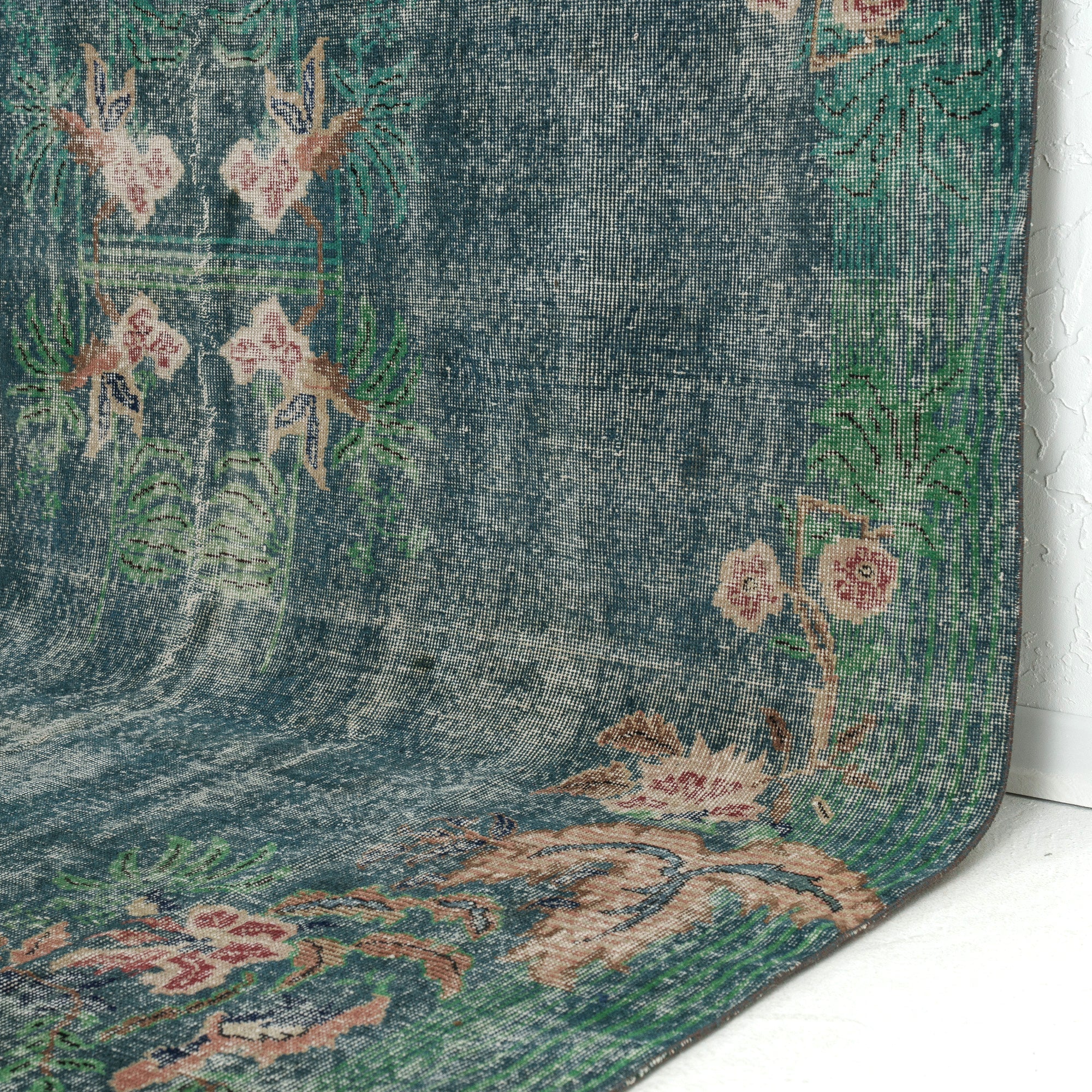 7x10 green area rug - a timeless choice for the living room, bedroom, entryway, office, kitchen & dining