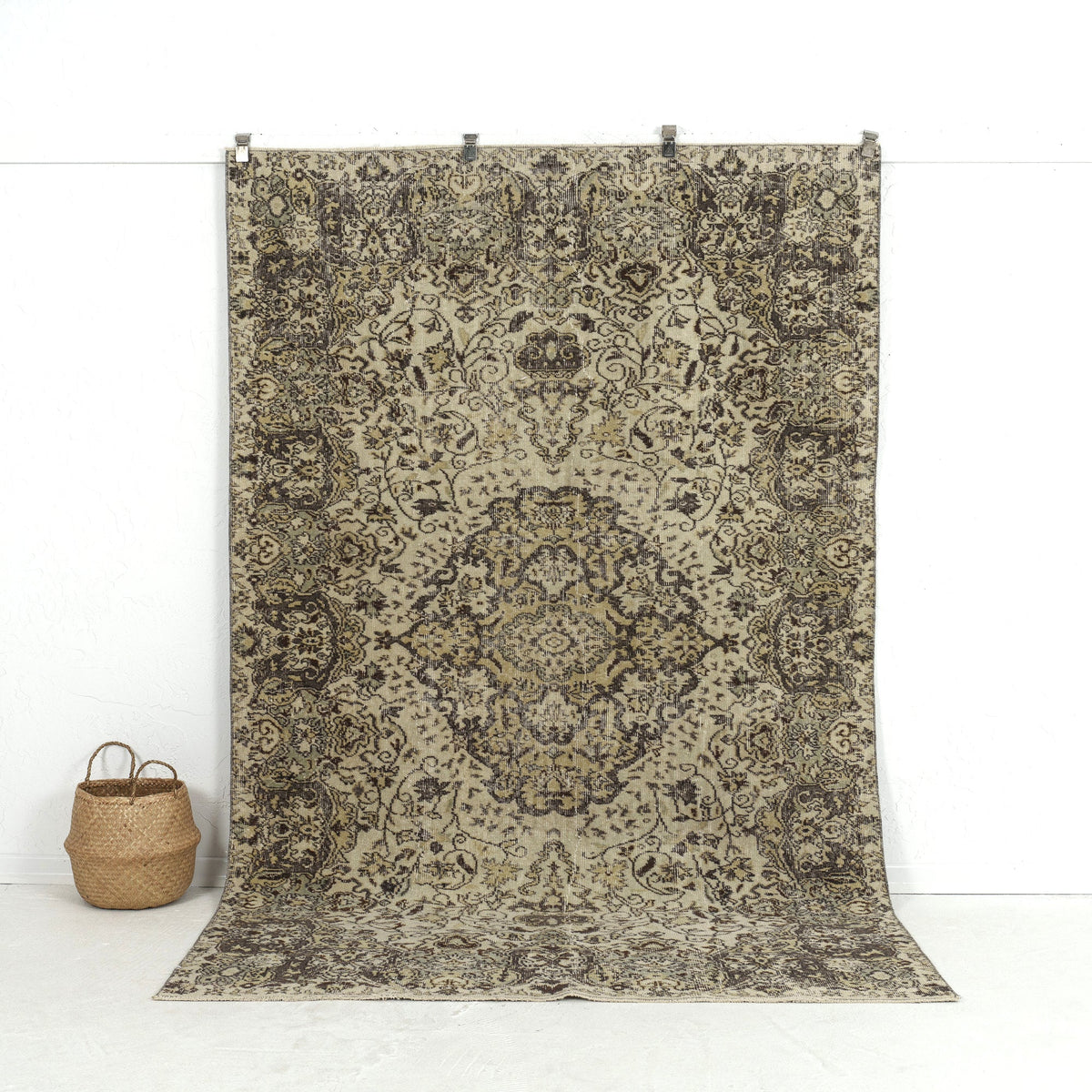 6' x 9' - Vintage Turkish Area Rug, Beige - Umaira | Kuden Rugs 6' x 9' - Vintage Turkish Area Rug, Beige - Umaira | Kuden Rugs