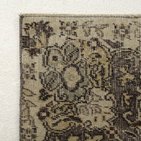 Classic area rug in 6x9 dimensions, crafted in turkish