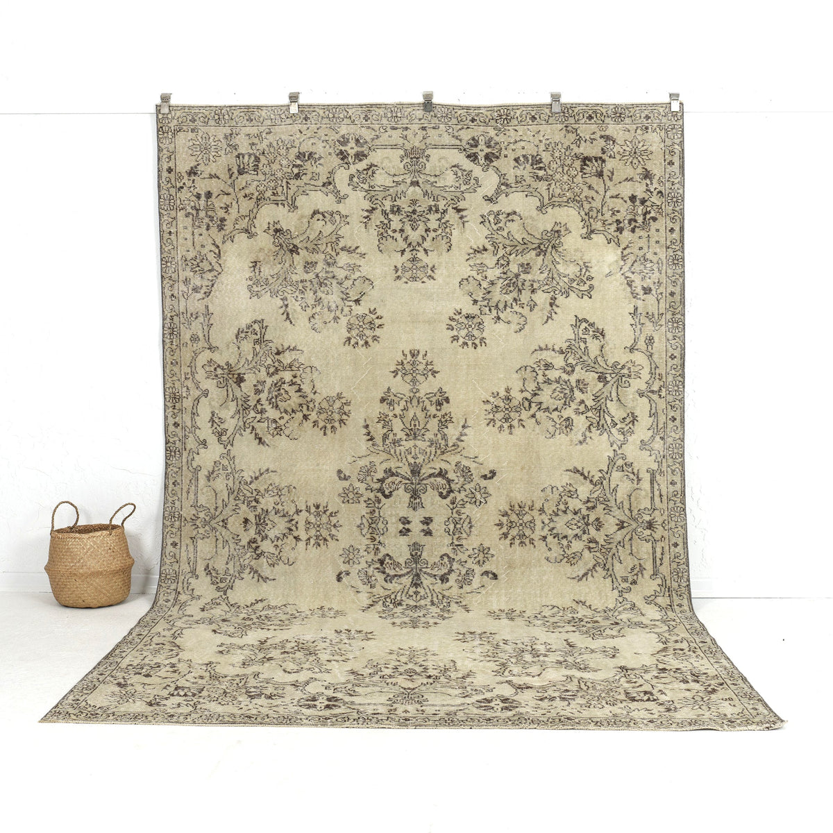 Fiorina - Dining Room Rug, Classic Artisan Crafted