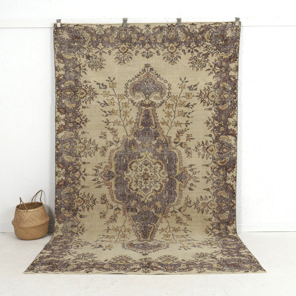 Esirya - Oriental Rug, Timeless & Exquisite