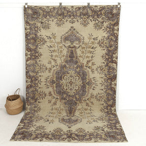 Esirya - Oriental Rug, Exquisite Antique Design