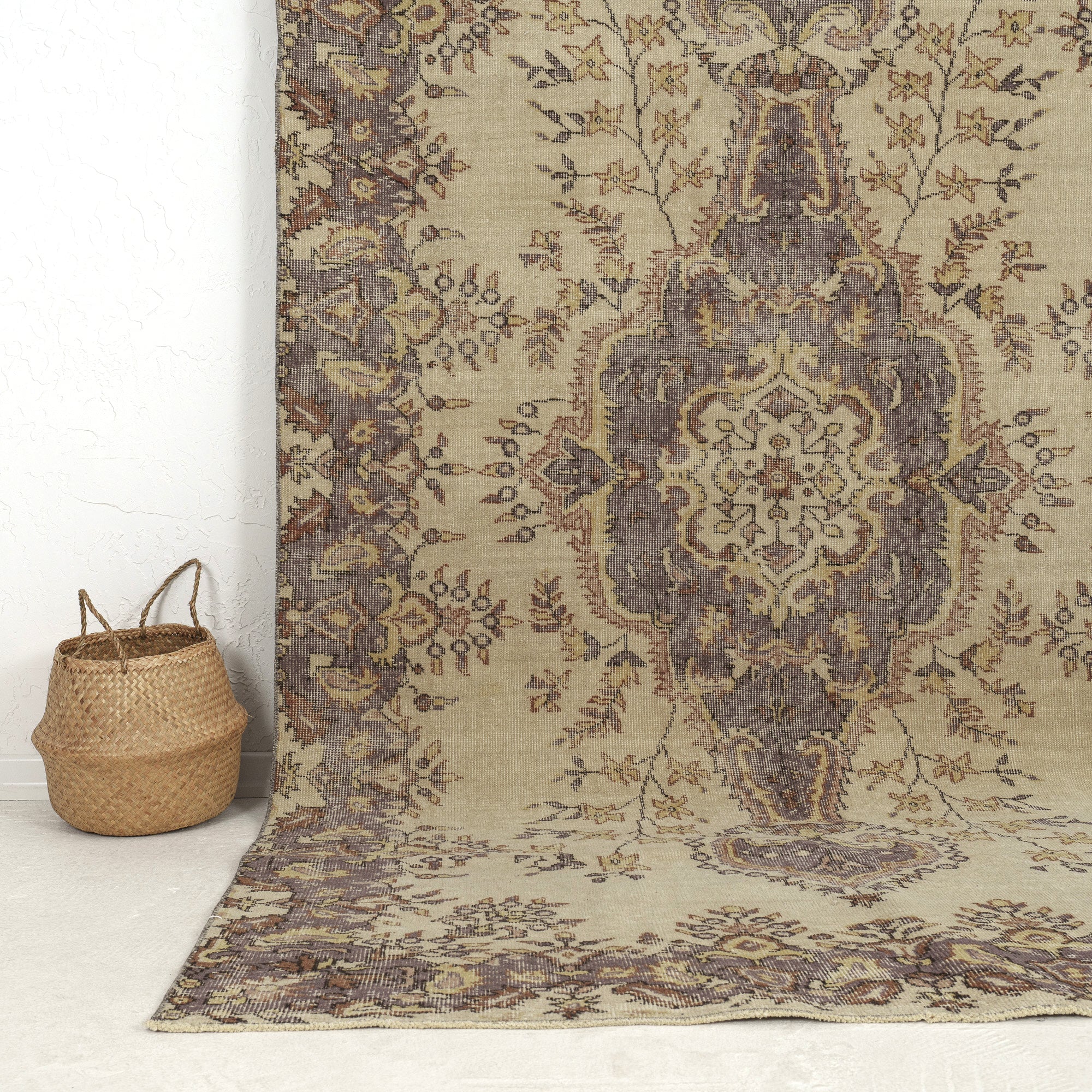 Esirya - Dining Room Rug, Authentic Oriental Design