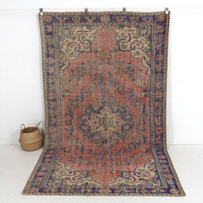 Falyra - Oriental Rug, Handcrafted for Luxury Living