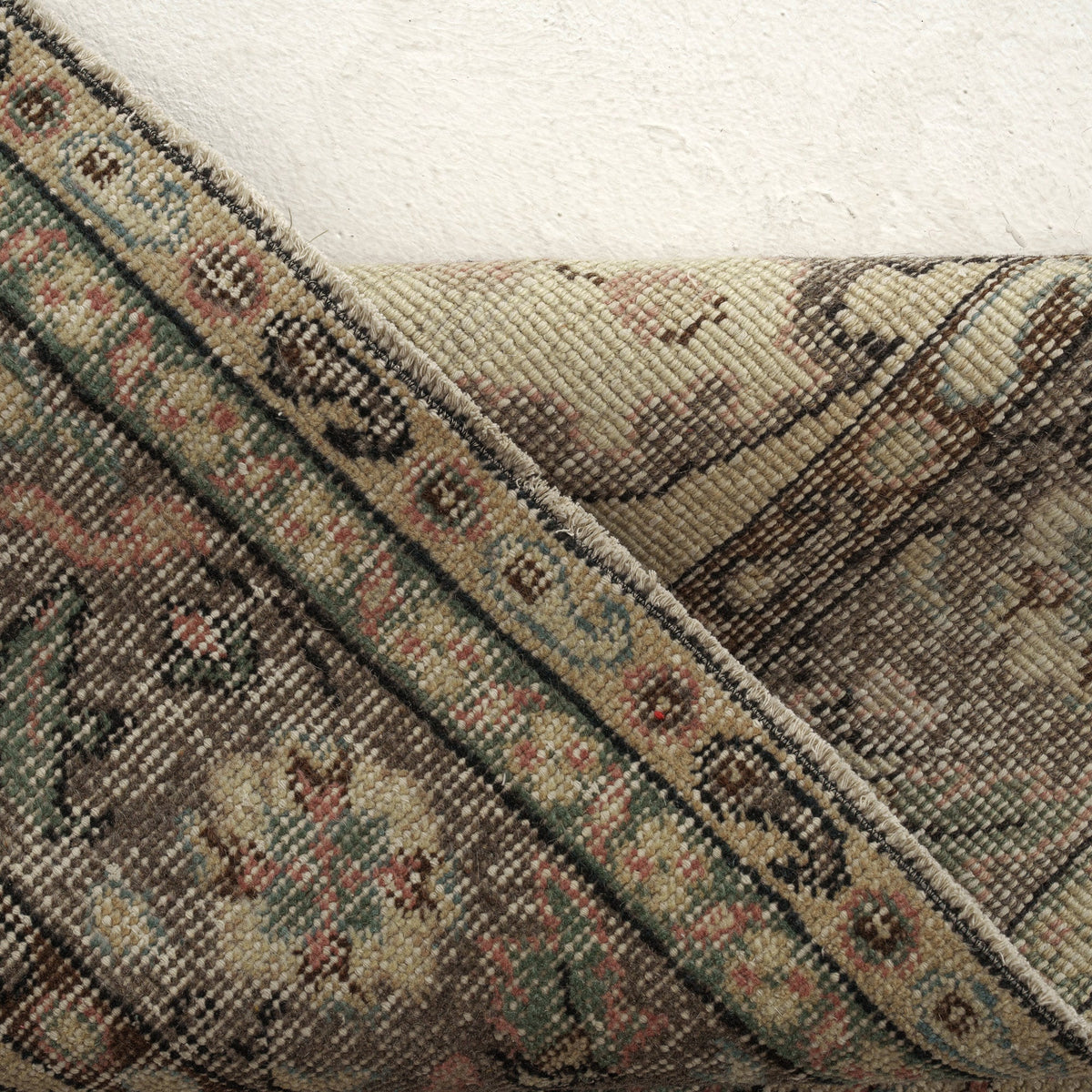 Yenessa - Oriental Rug, Handcrafted for Luxury Living