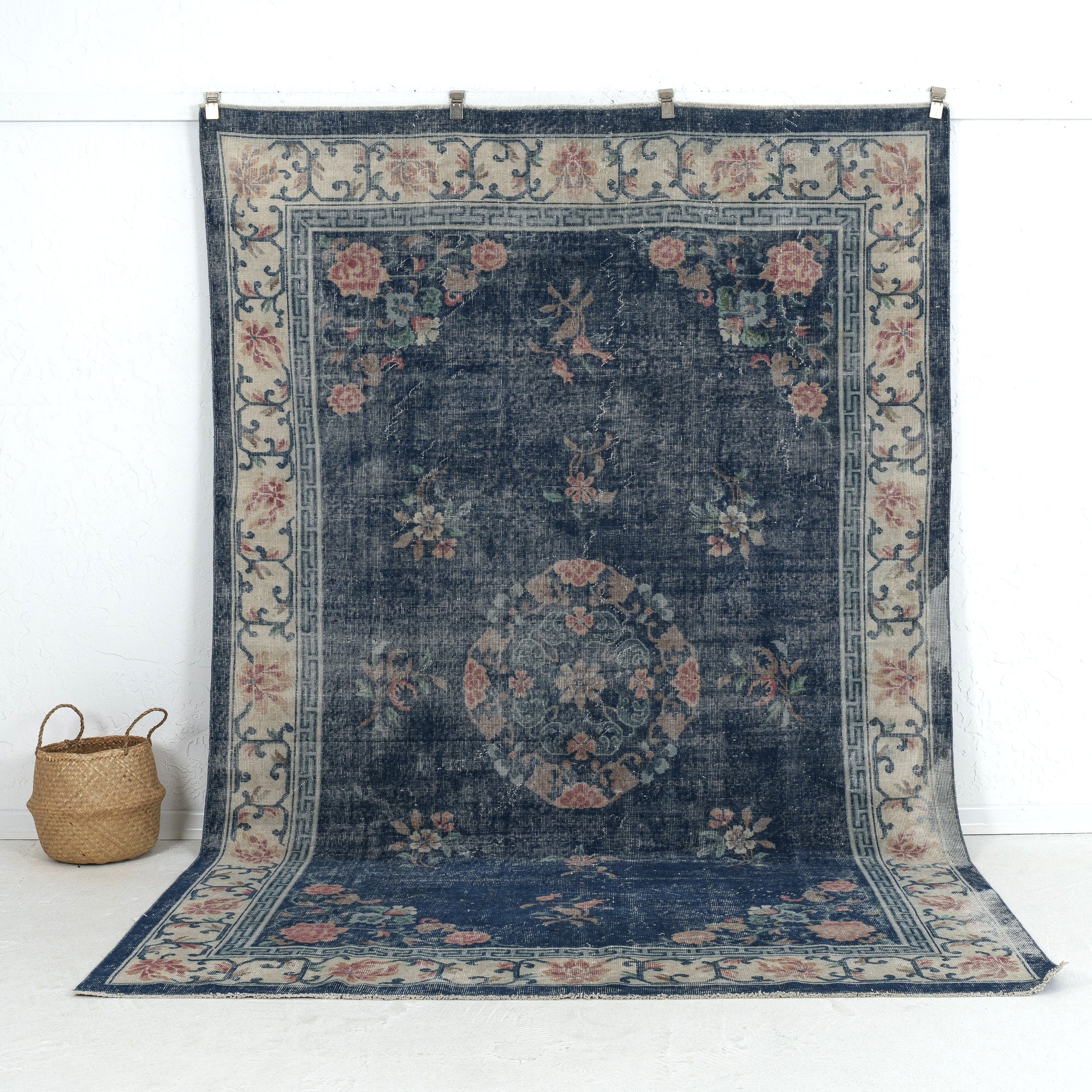 Hilessa - Dining Room Rug, Classic Artisan Crafted