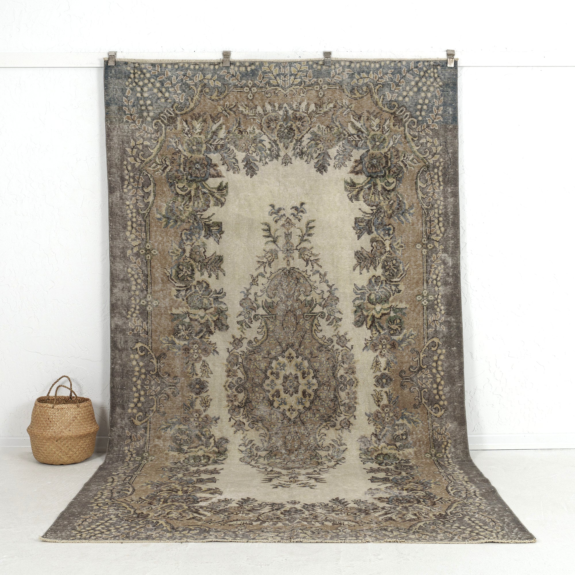 Malivya - Persian Rug, Handcrafted & Timeless