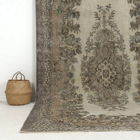 Malivya - Dining Room Rug, Authentic Oriental Design