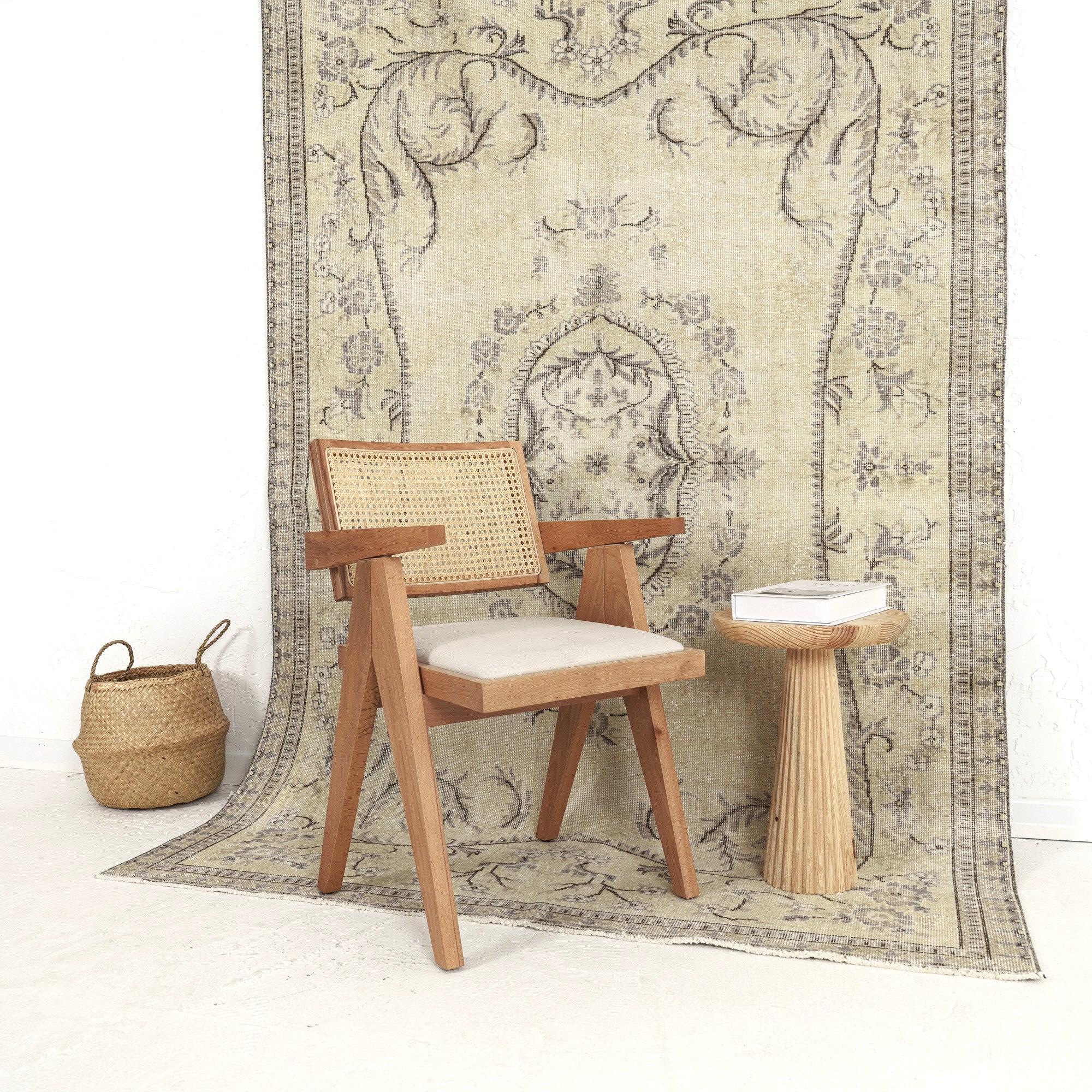 Abella - Persian Rug, Handcrafted & Timeless