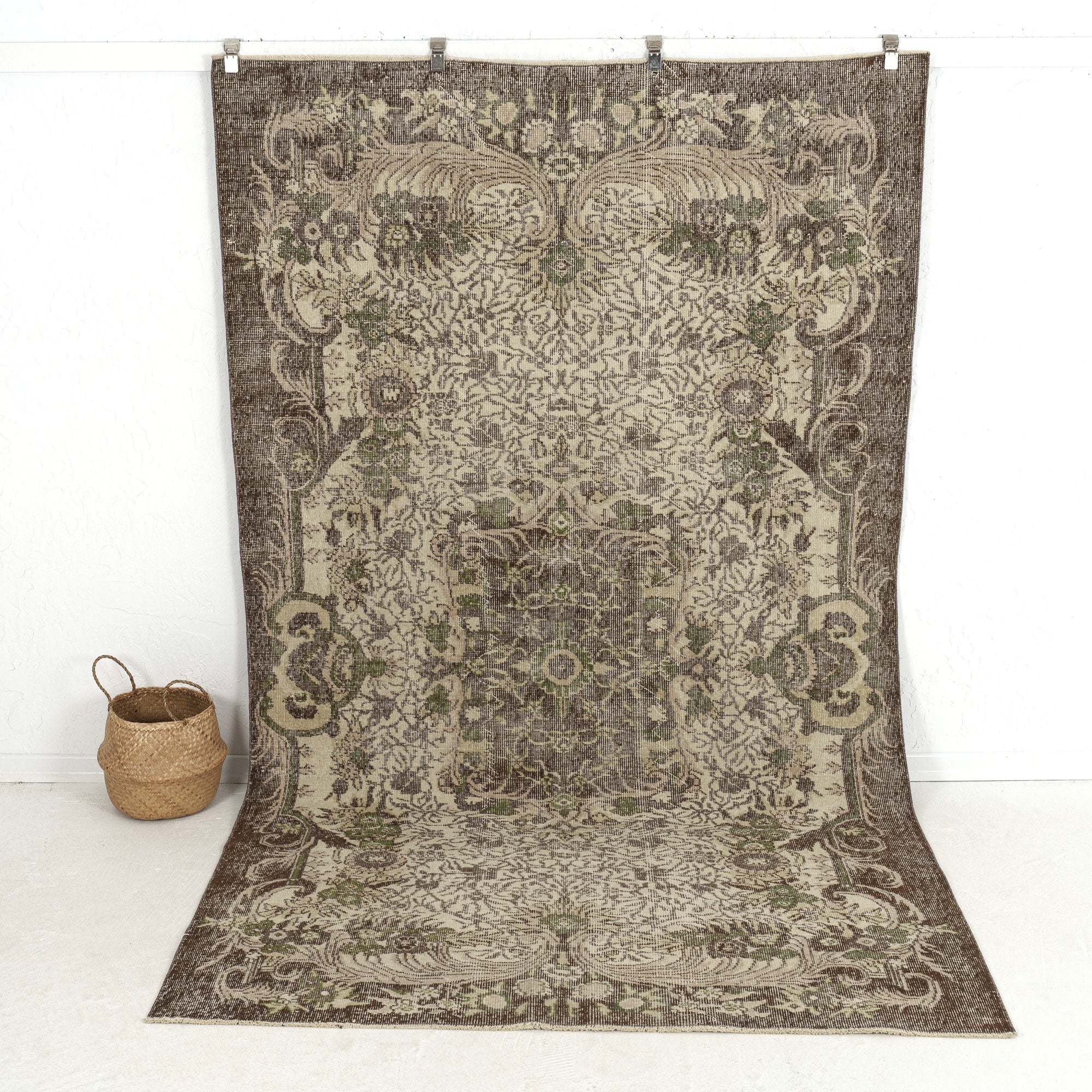 Anemone - Living Room Rug, Premium Handmade Craft