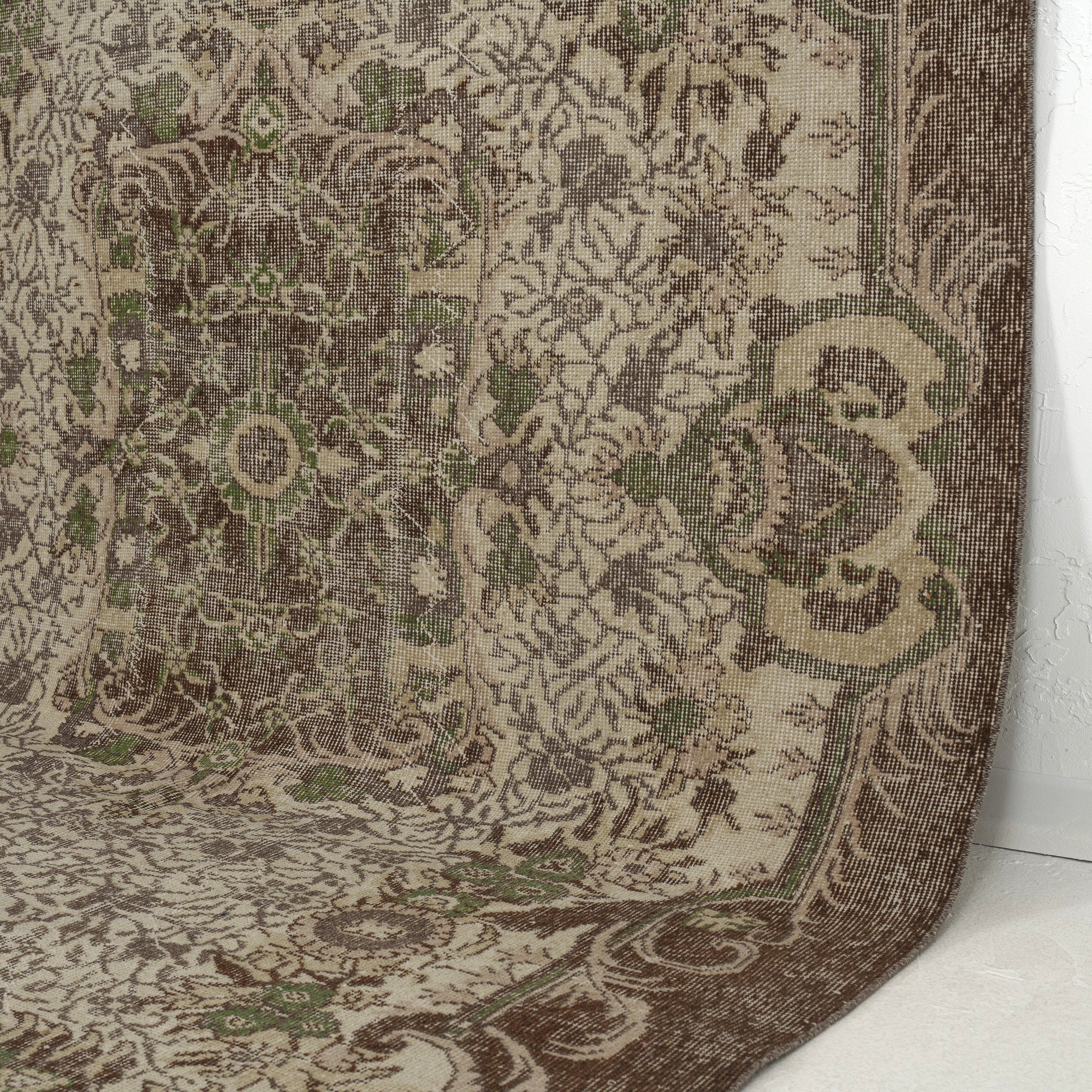 Anemone - Dining Room Rug, Authentic Oriental Design