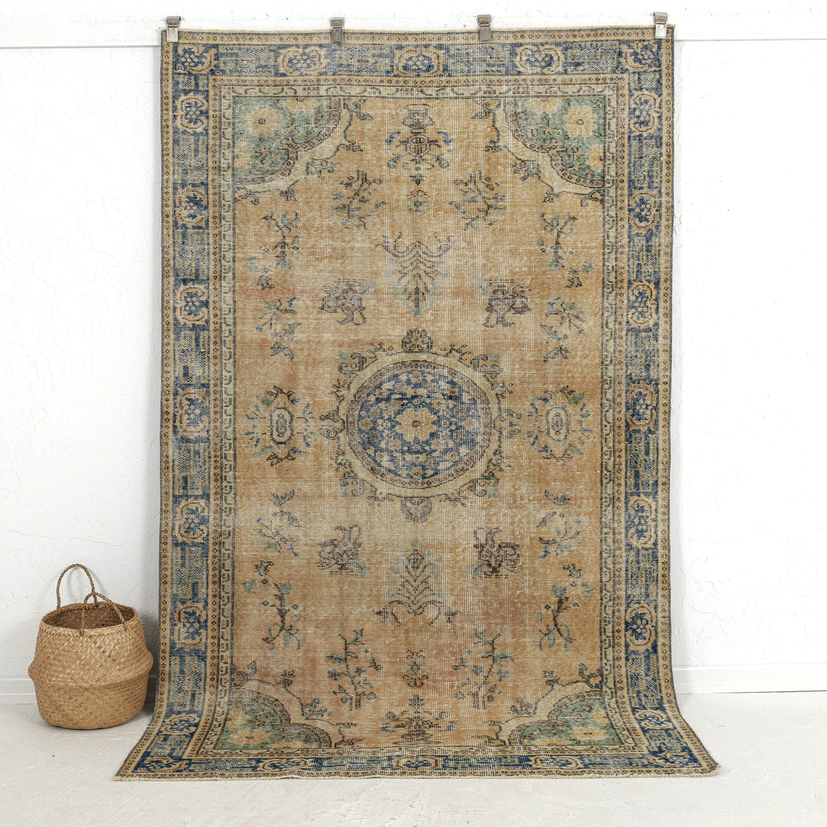 Anwen - Living Room Rug, Elegant & Unique
