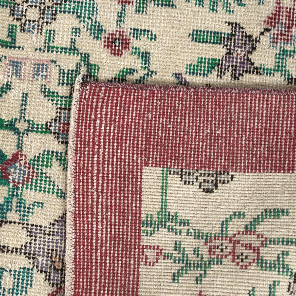 Libeth - Elegant Living Room Rug, Antique Charm