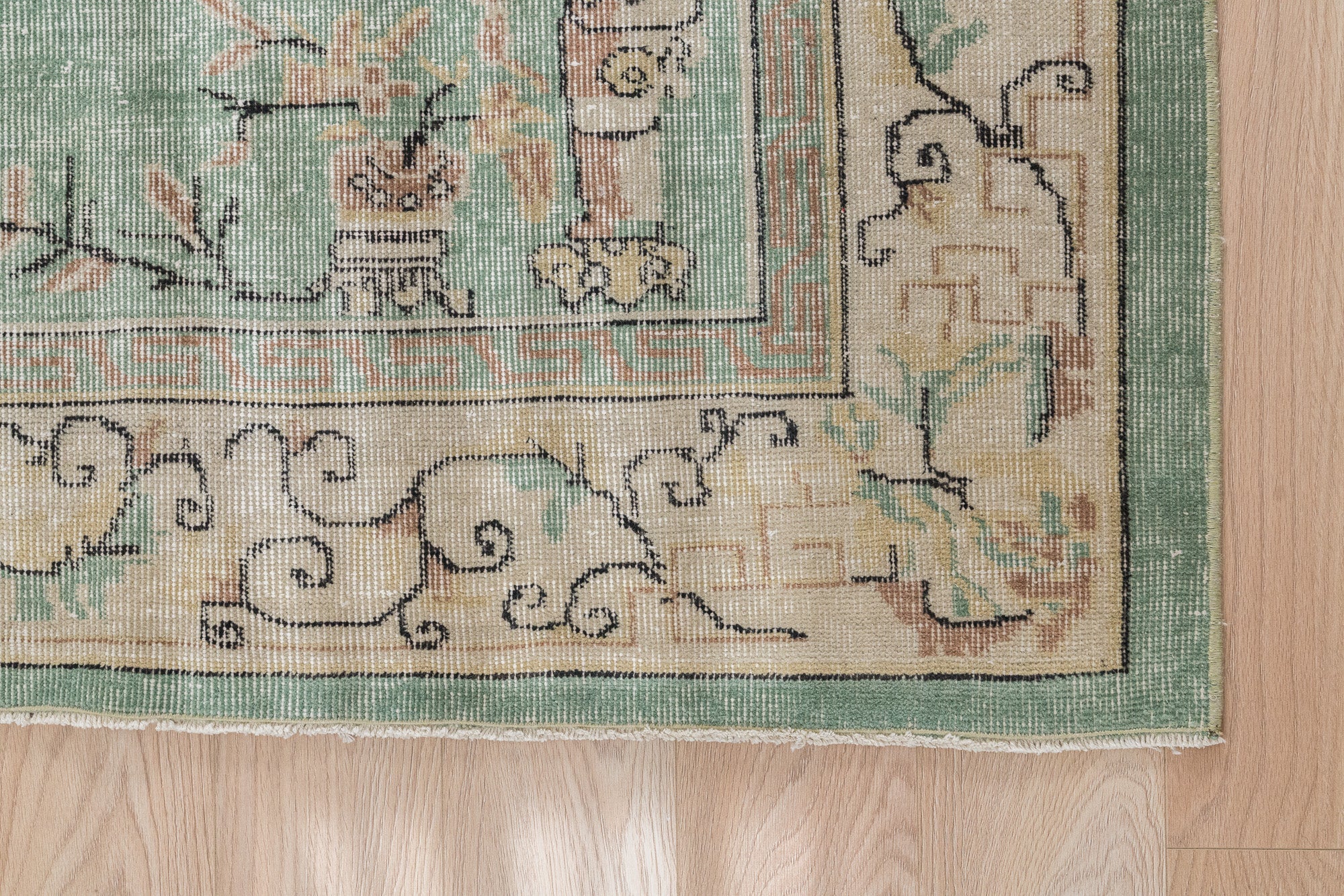 Paisleigh - Oriental Rug, Handcrafted for Luxury Living