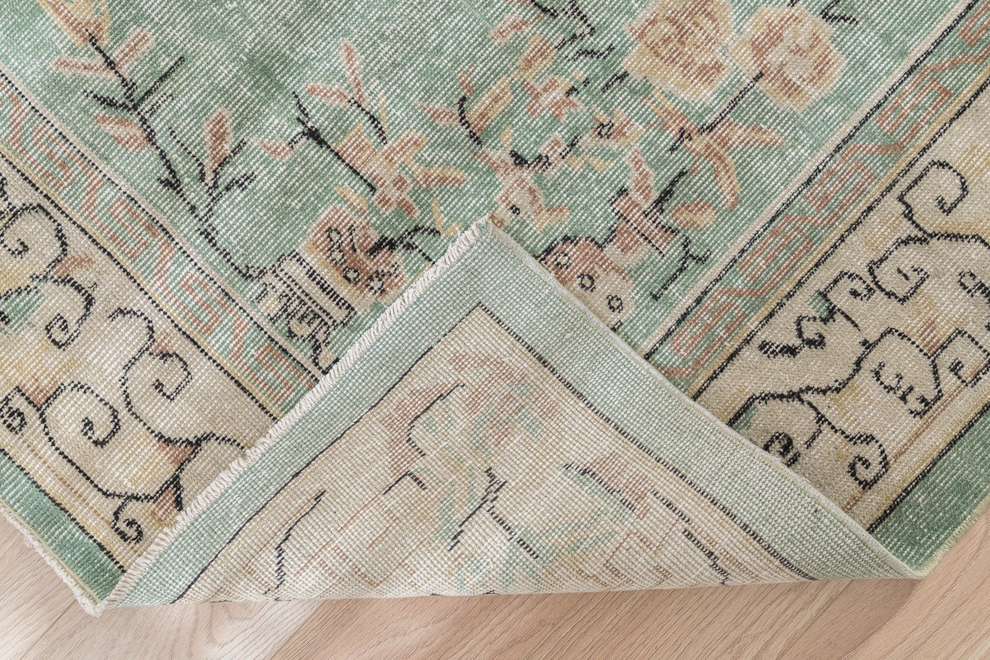 Paisleigh - Oriental Rug, Exquisite Antique Design
